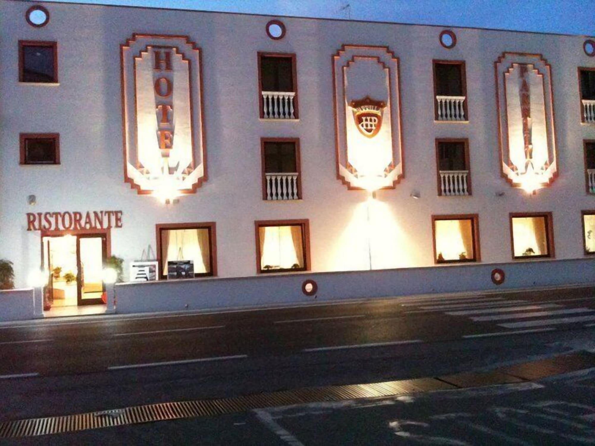 Vista Exterior hotel parrilla