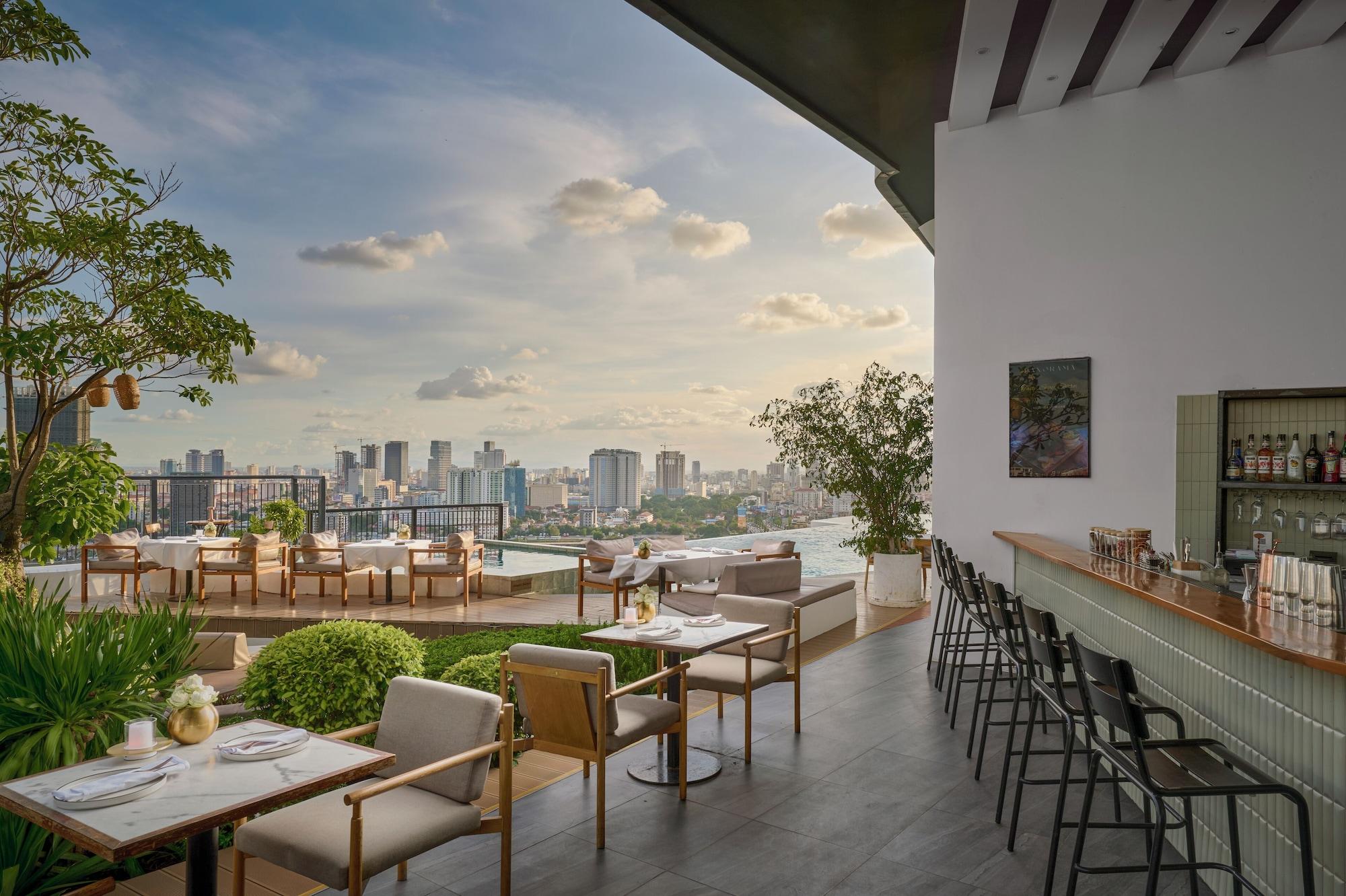 Restaurant THE PENINSULA PHNOM PENH