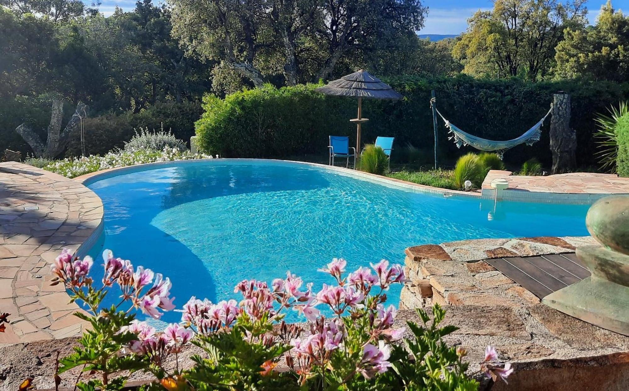 Vista Piscina Villa des Delices