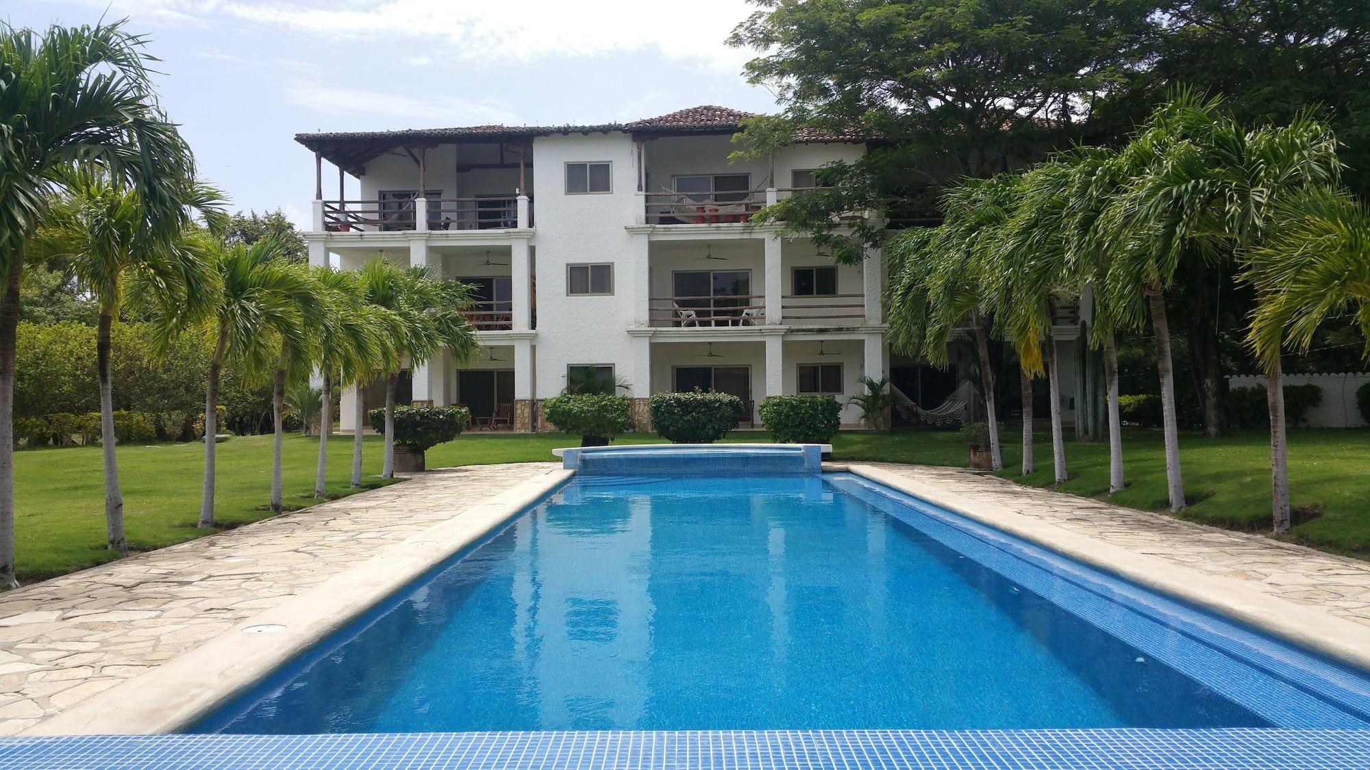 Varios Hacienda Iguana Beach and Golf Resort
