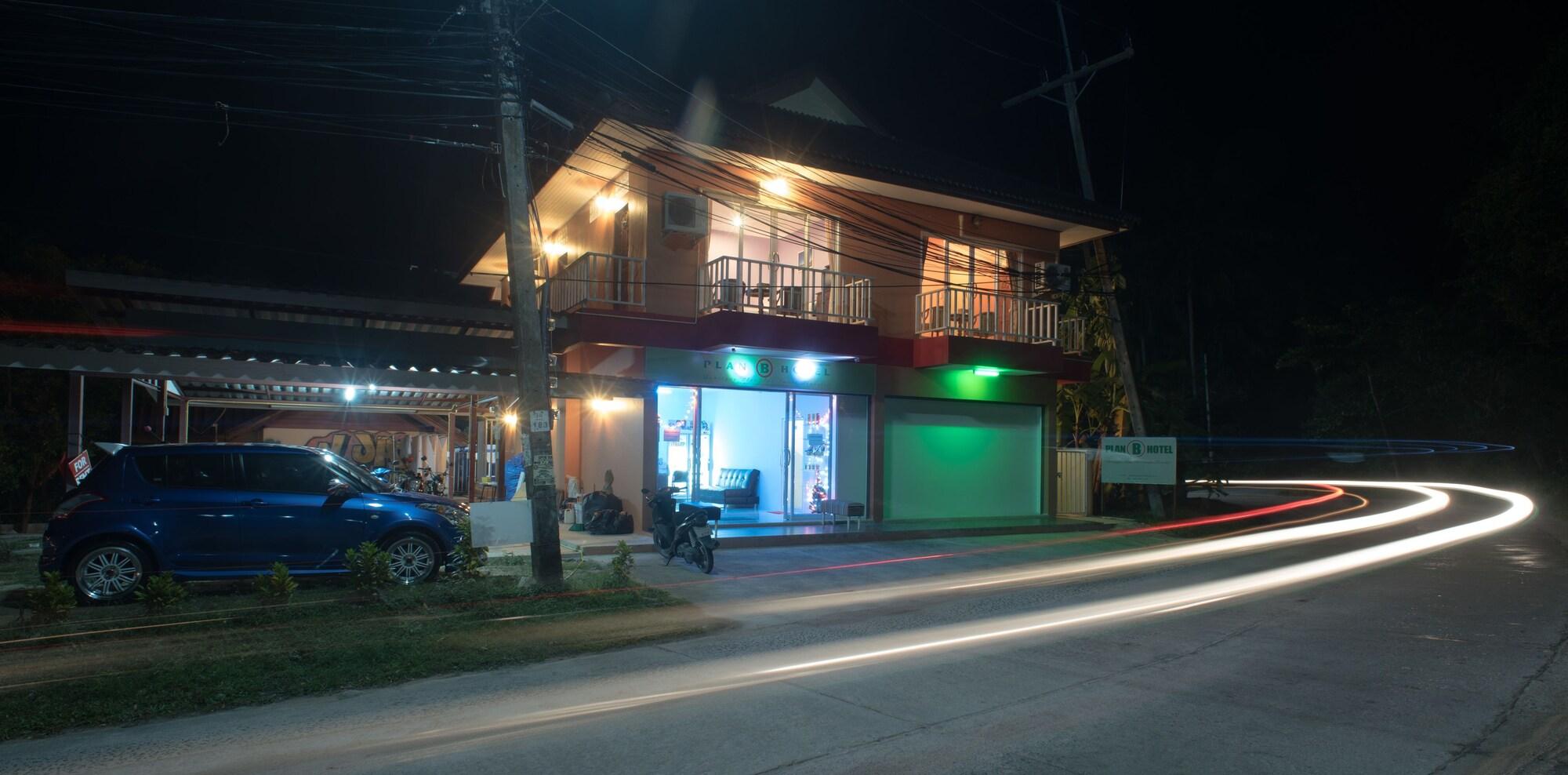 Varios Plan B Hotel - Hostel