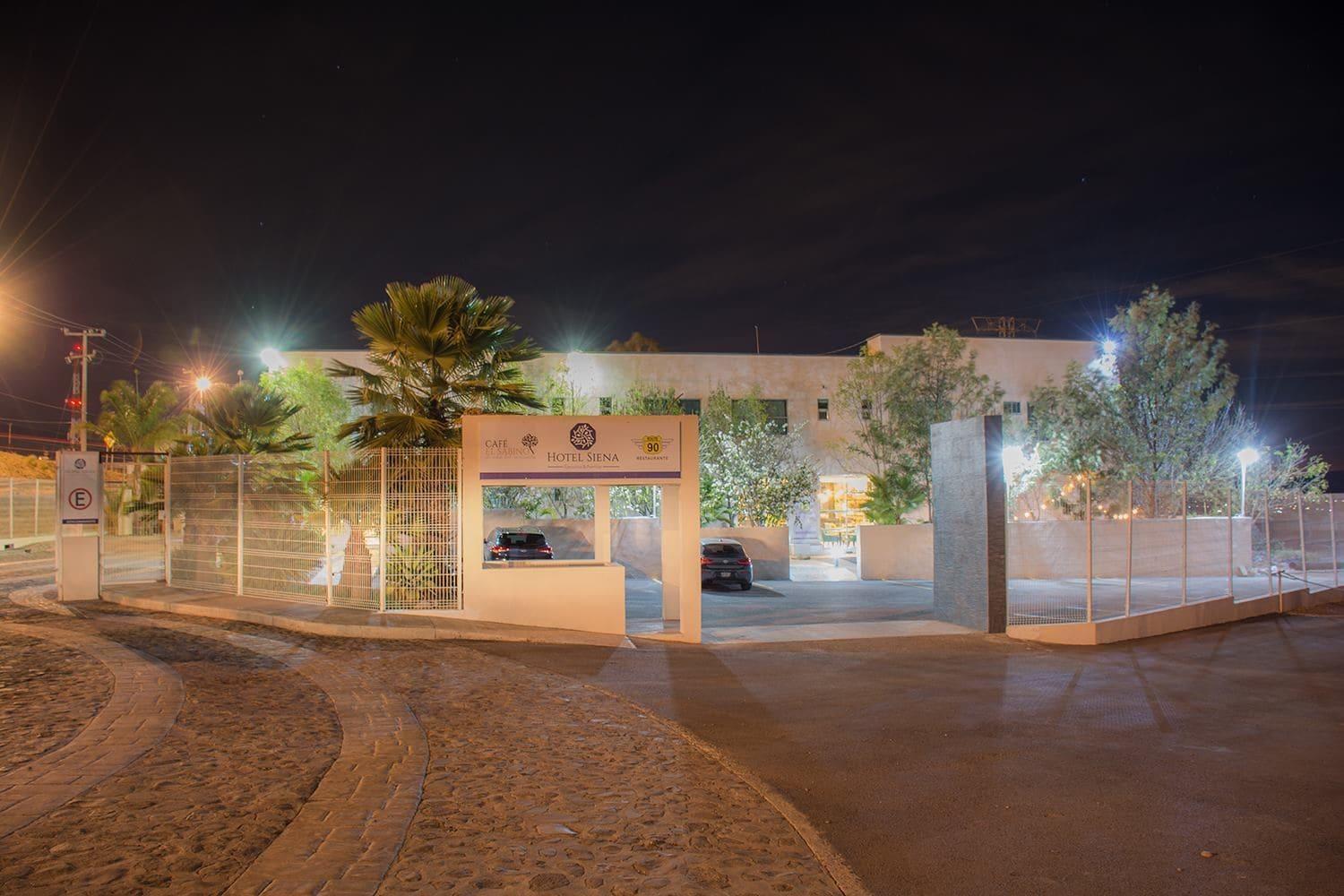 Vista Exterior Hotel Siena