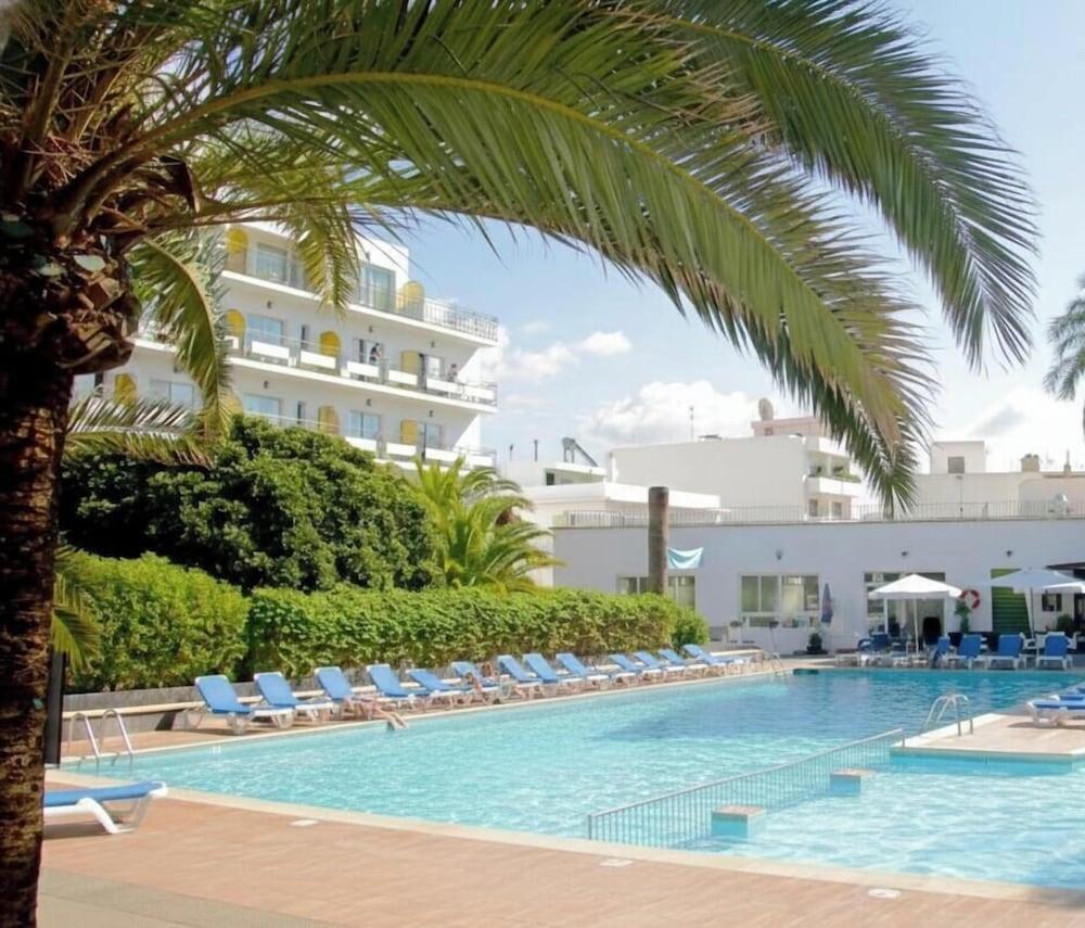 Vista Piscina Hotel Orosol by Typic Hotels
