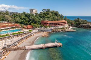 Alojamiento - Monte Carlo Beach