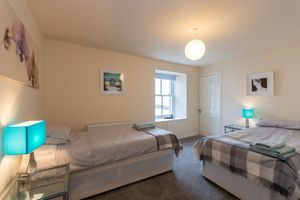 Alquiler Vacacional - Cellardyke 3-bed Cottage, Sleeps 6 by Seafront