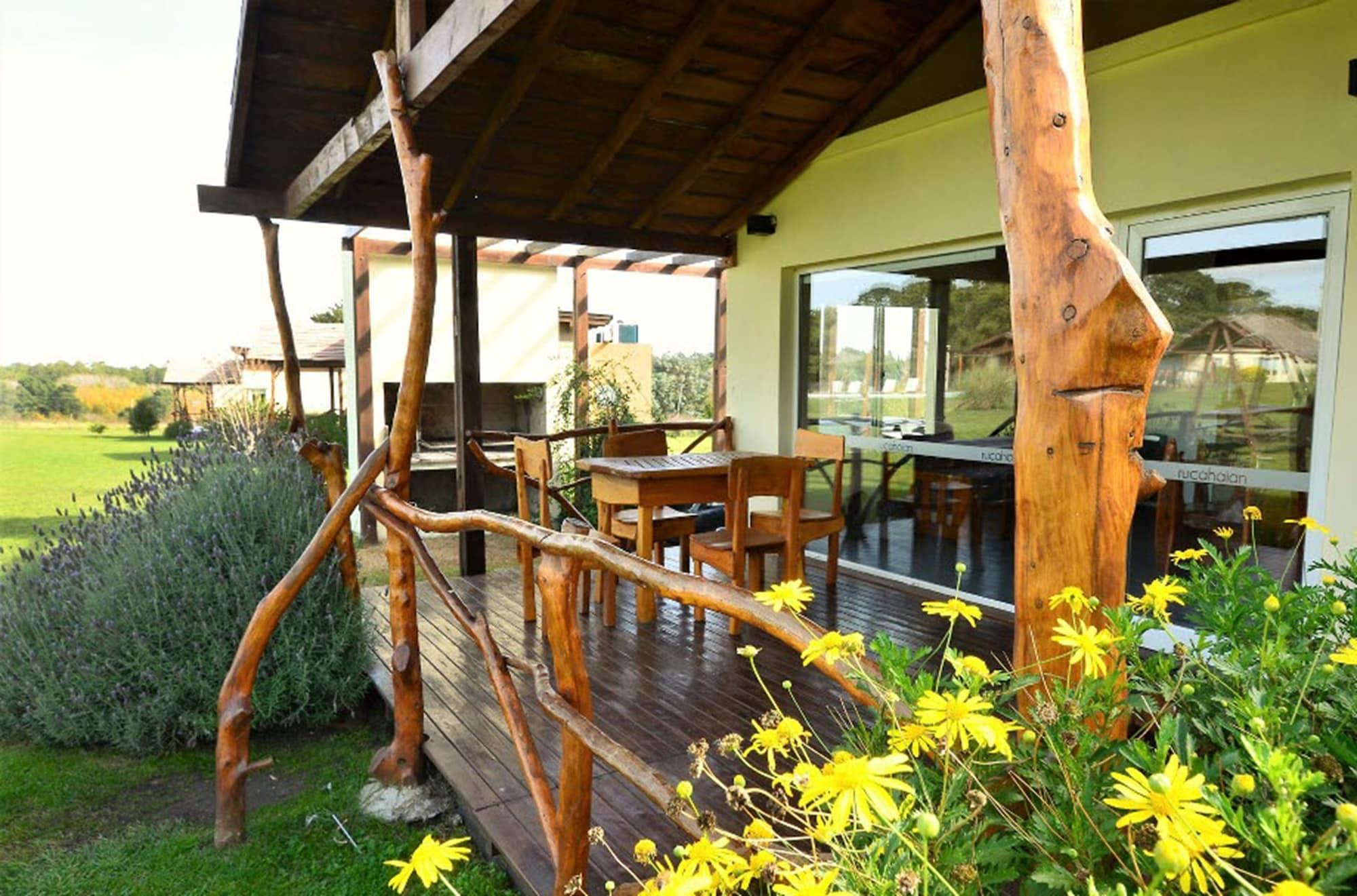 Vista Exterior Ruca Haian. Cabañas Spa & Restó. Tandil