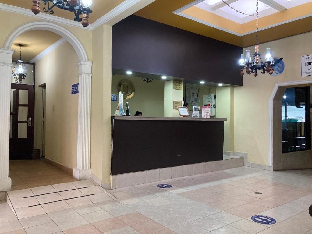Vista Lobby Hotel Plaza CA