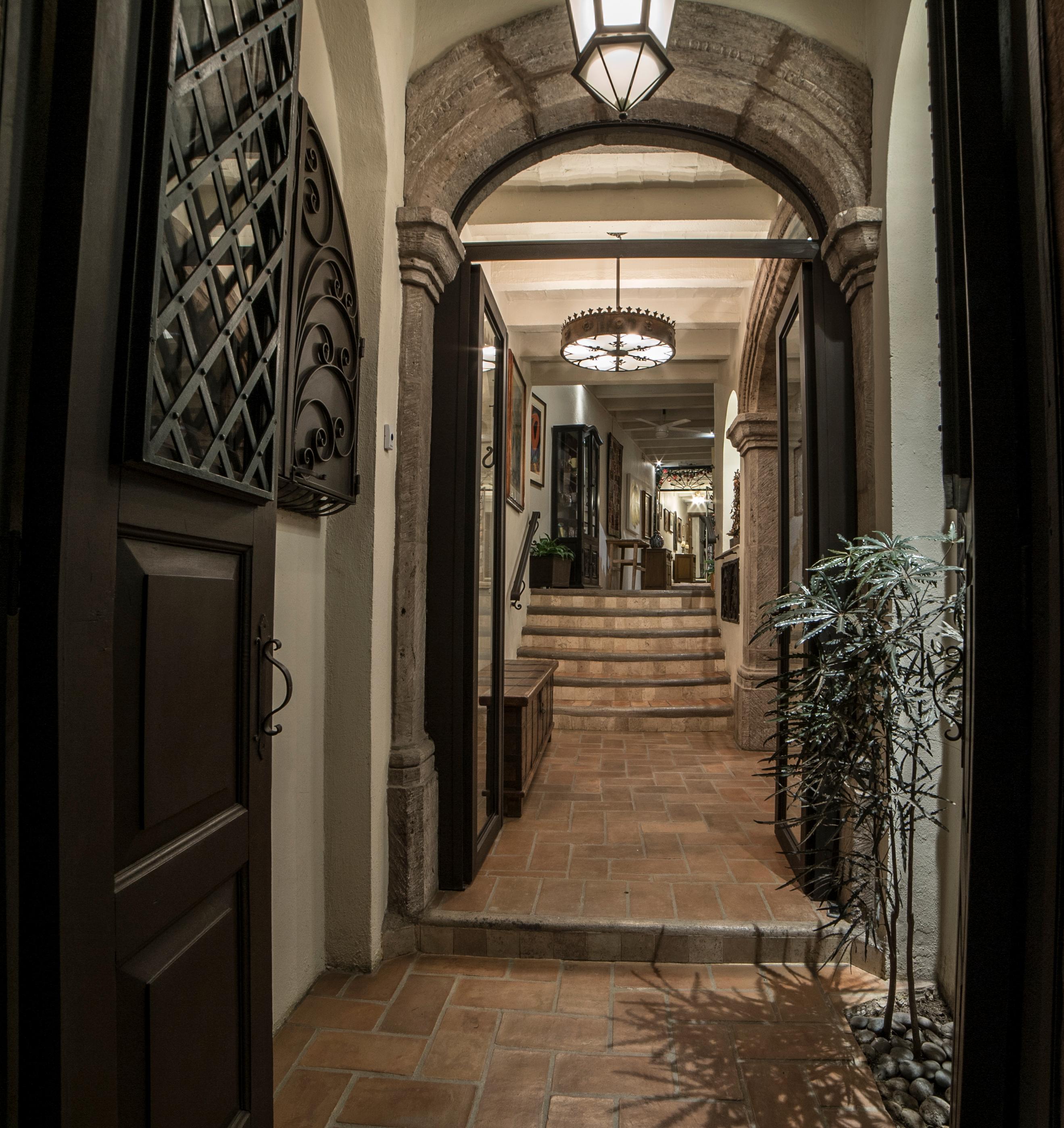 Vista Lobby Villa Mirasol Hotel