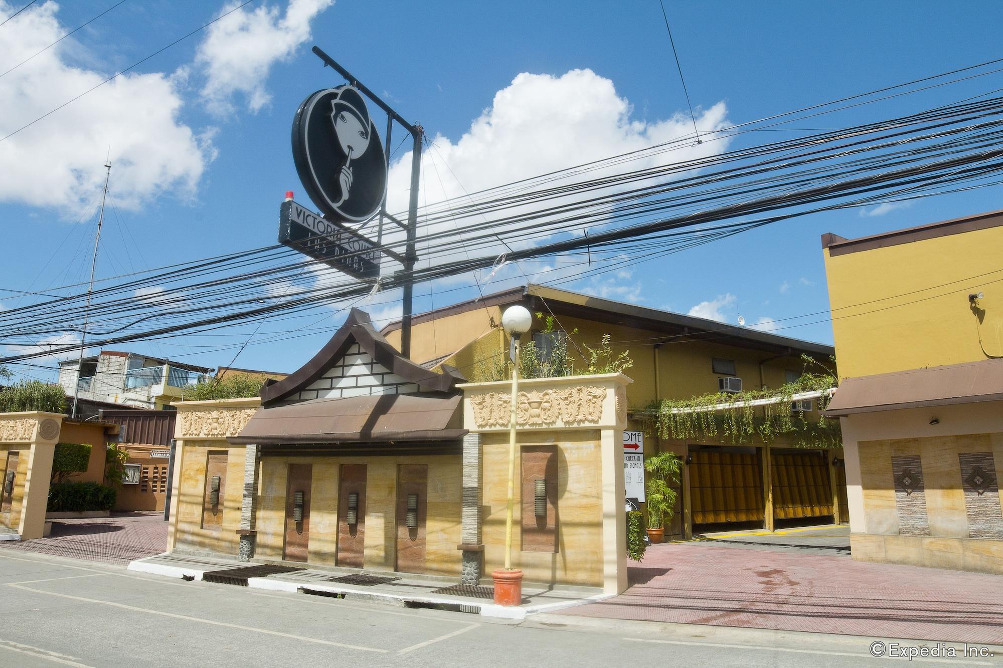 Vista Exterior Victoria Court Las Piñas