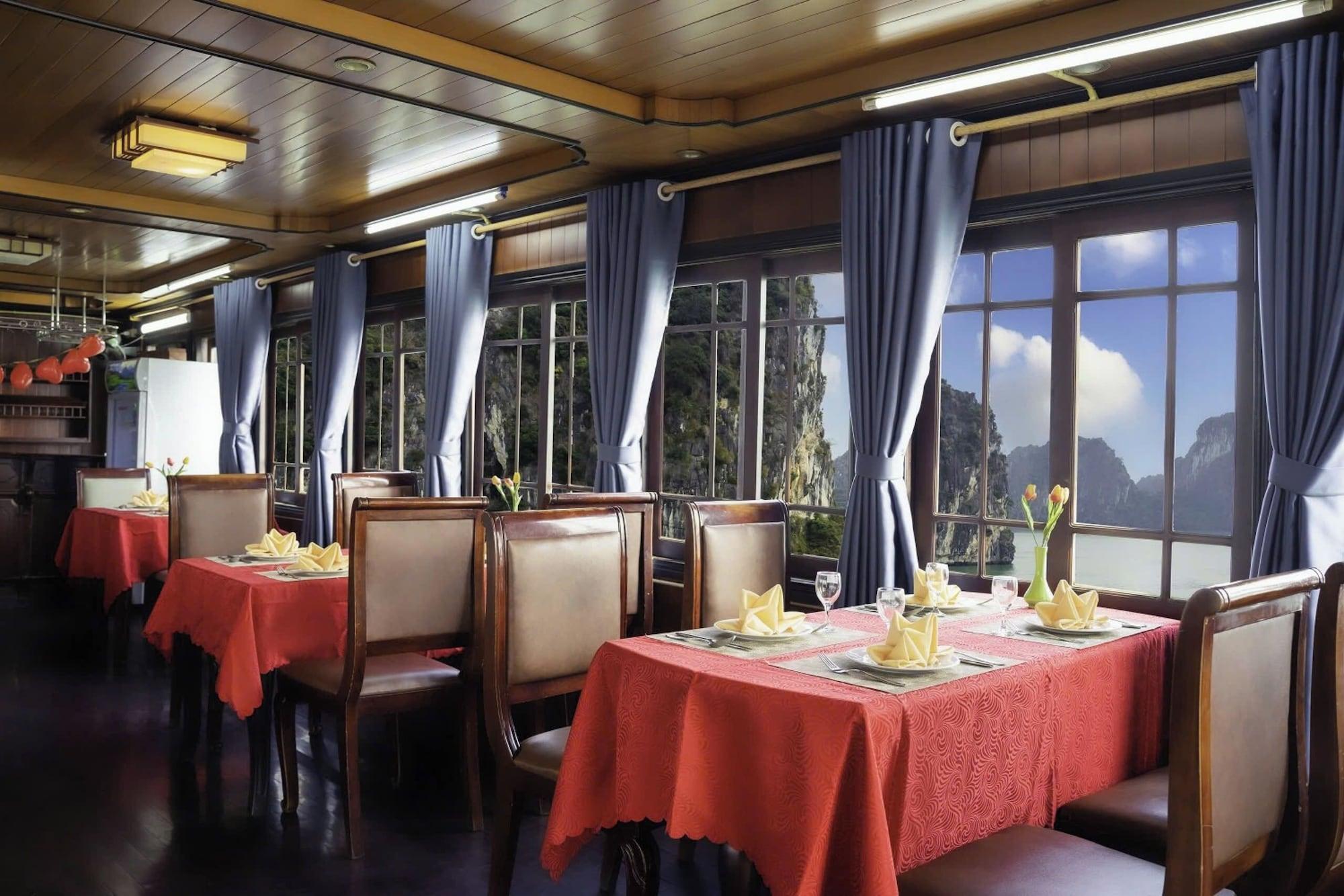 Comodidades del Alojamiento Halong Sunlight Legend Cruise