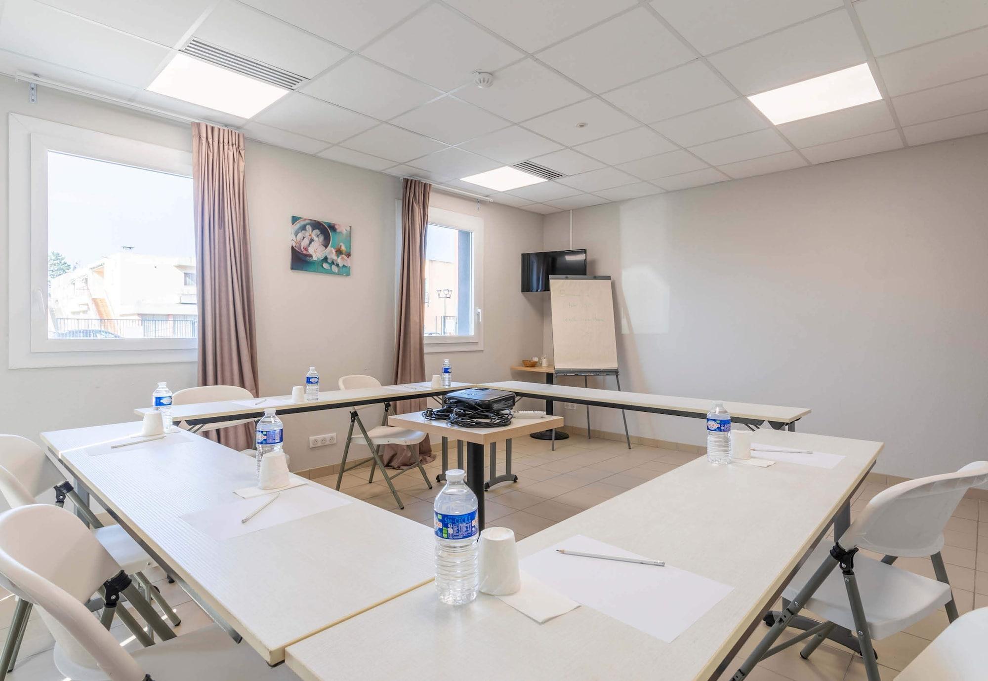 Sala de Reuniones B&B HOTEL Aix en Provence Venelles