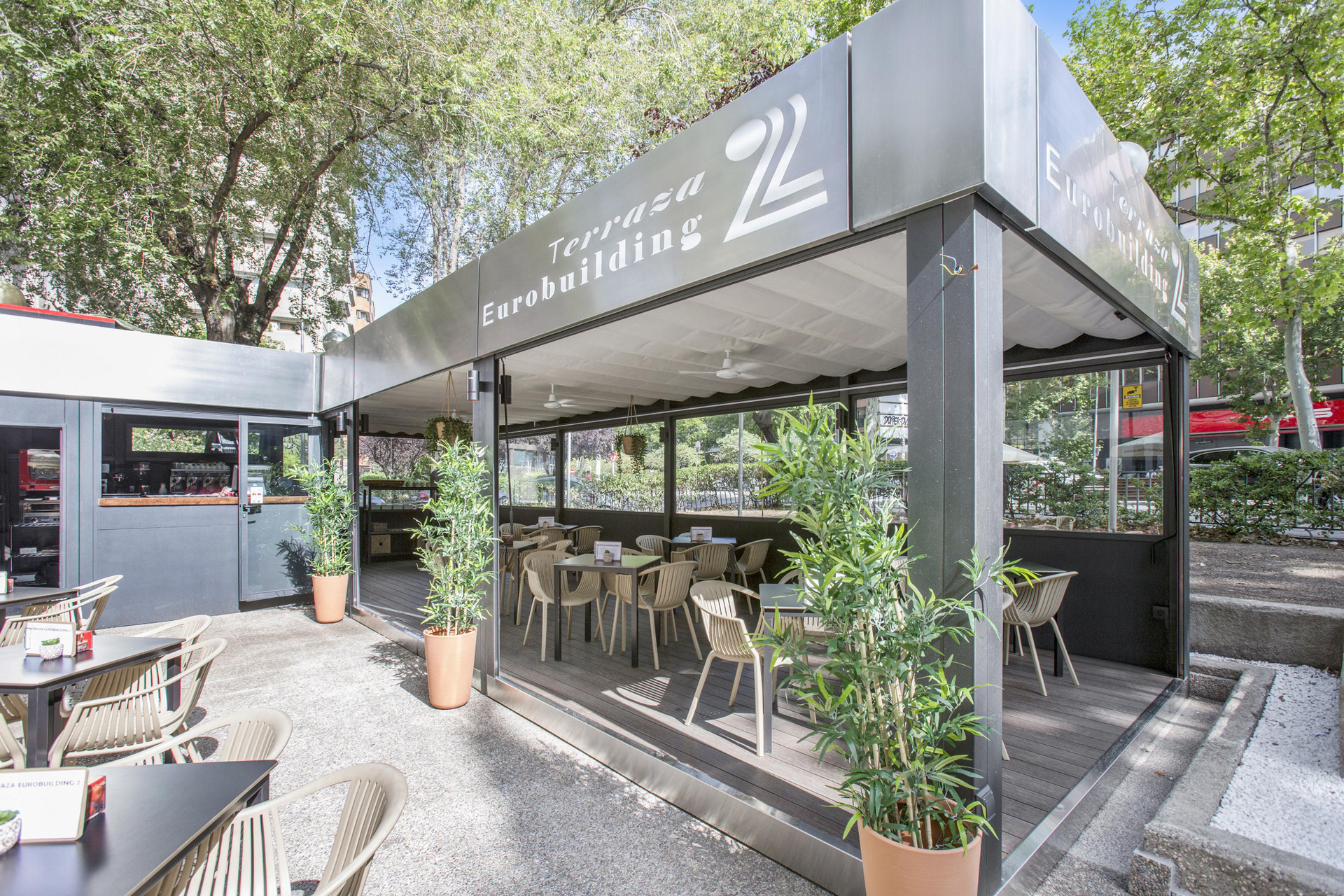 Bar/Salón Pierre & Vacances Apartamentos Edificio Eurobuilding 2