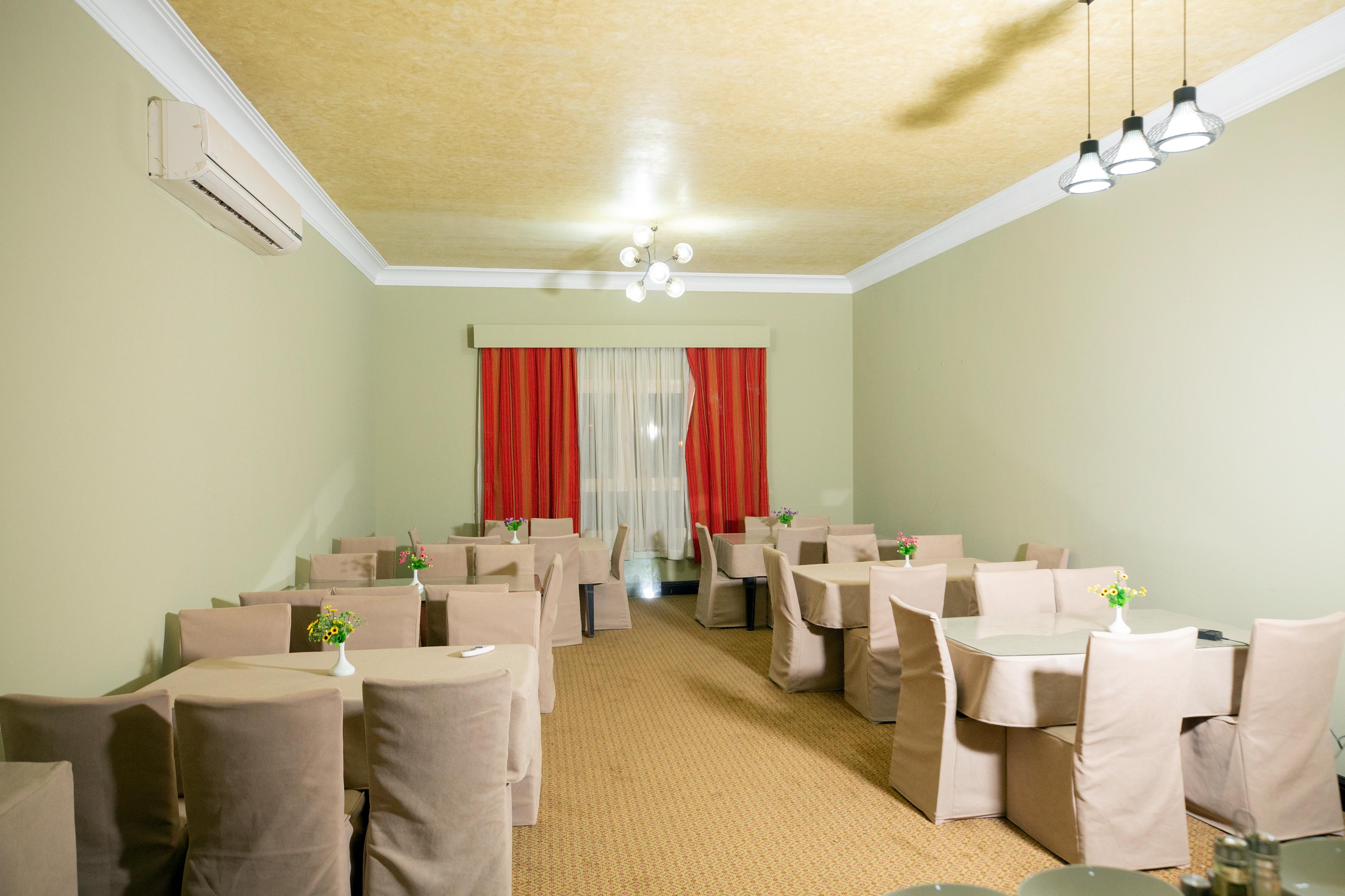 Restaurant The Villa 604 Powered By Look