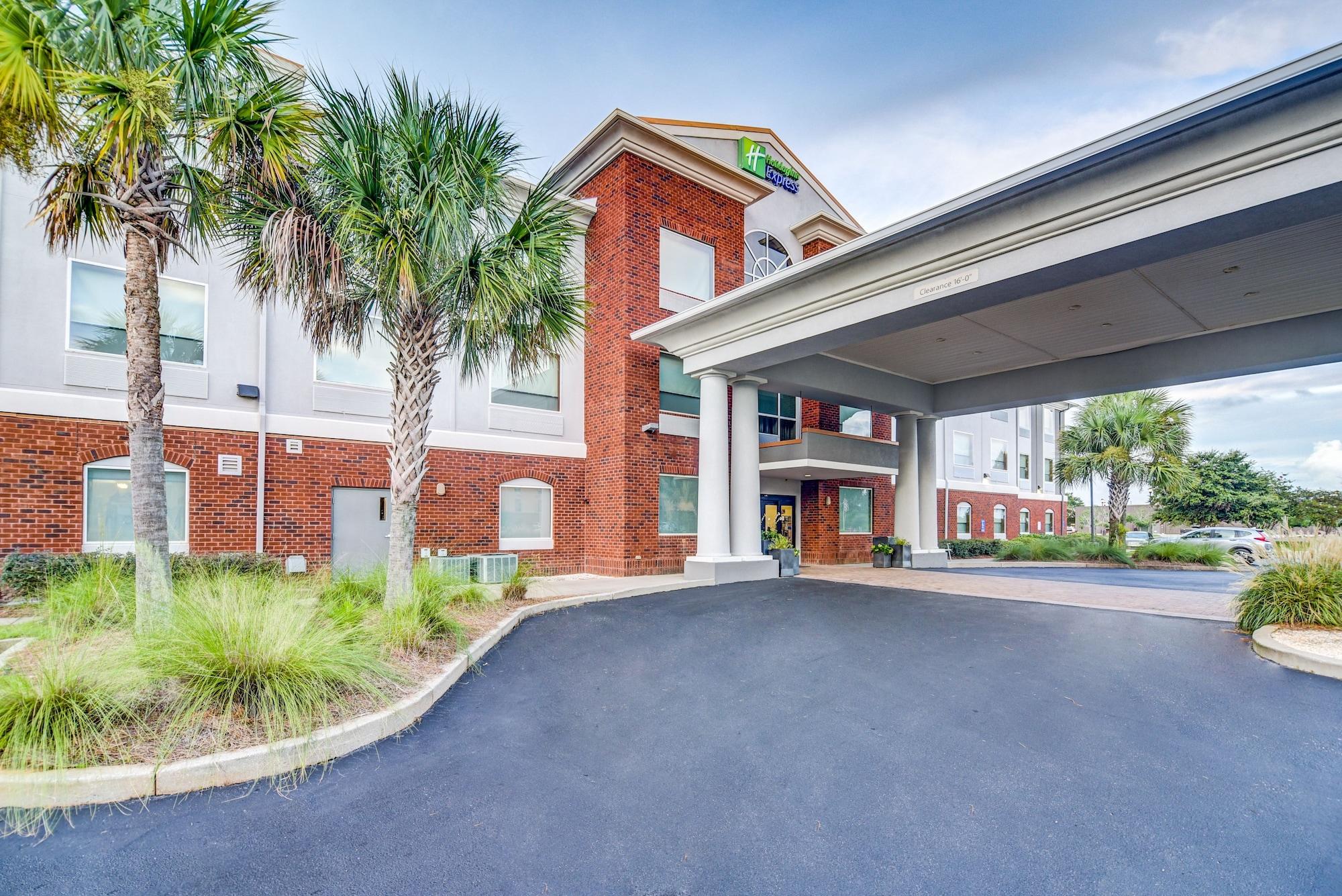 Vista Exterior Holiday Inn Express & Suites Foley by IHG