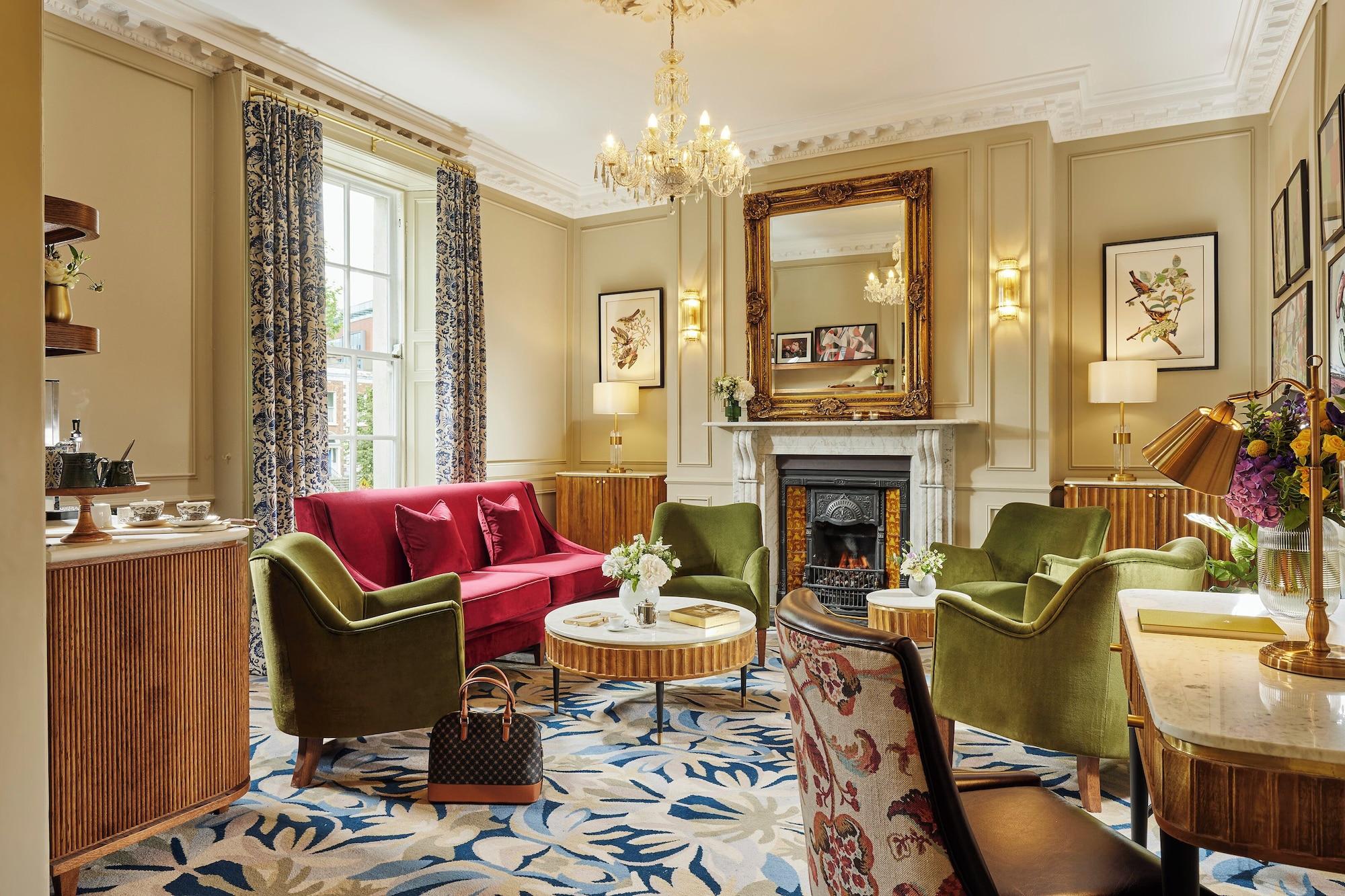 Vista Lobby Waterloo Townhouse & Suites