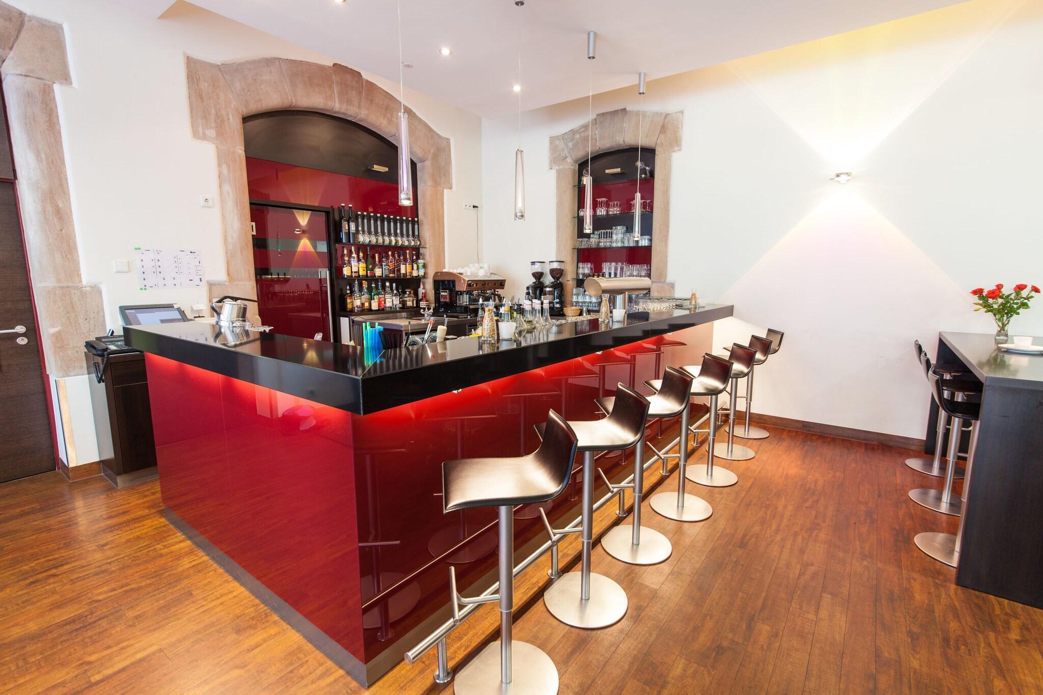 Bar/Salón NOVINA HOTEL Tillypark