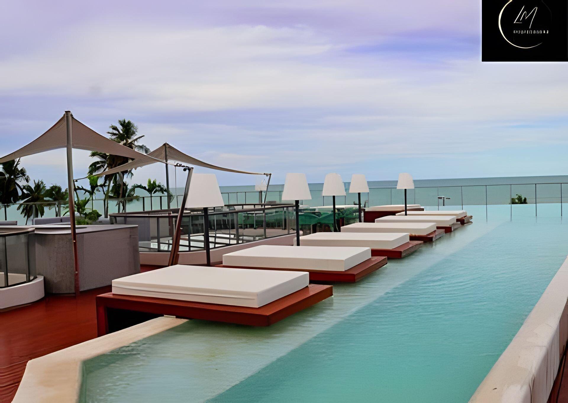 Vista Piscina LM Setai Yacth