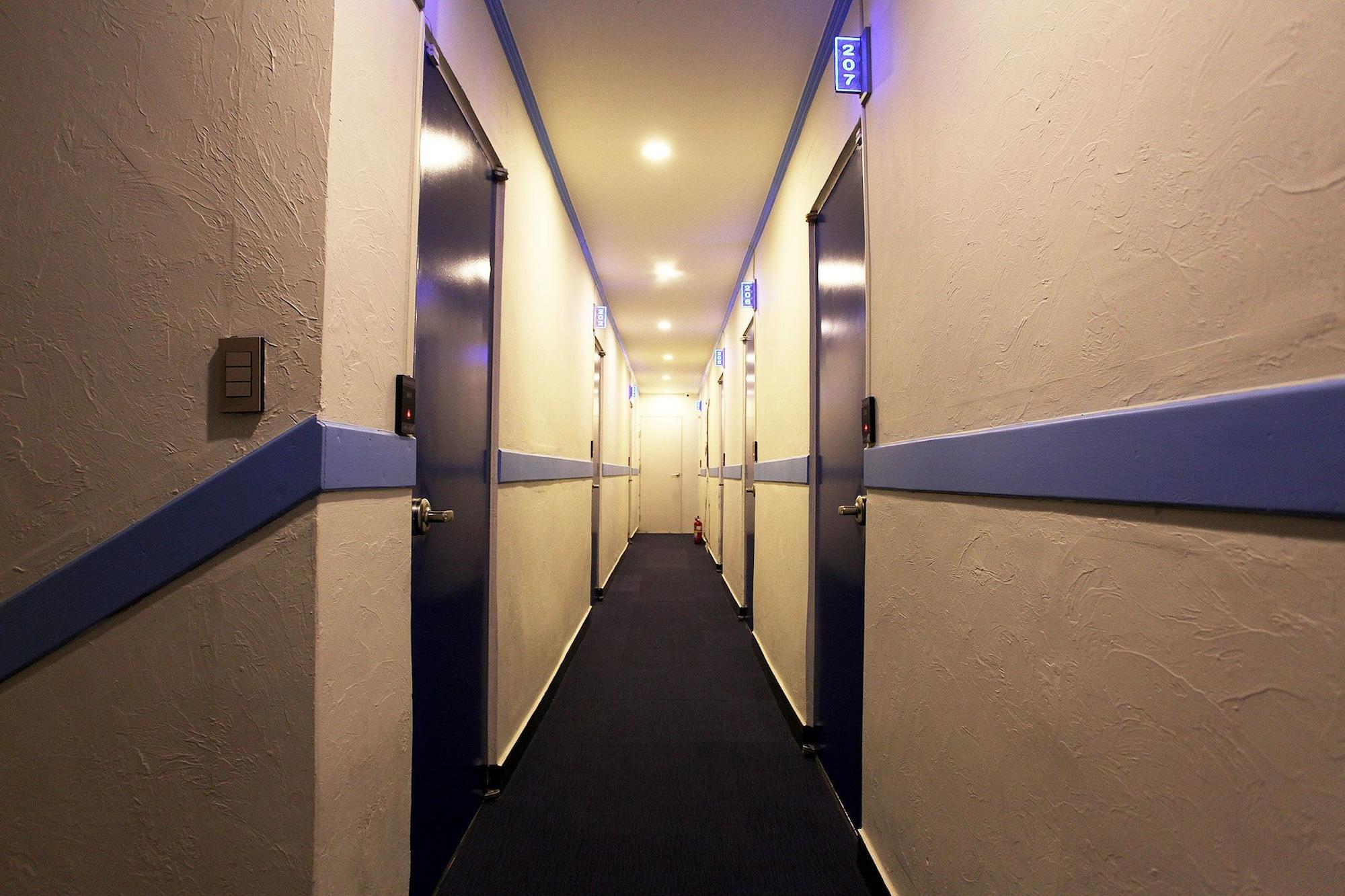 Varios W mini hotel - Hostel