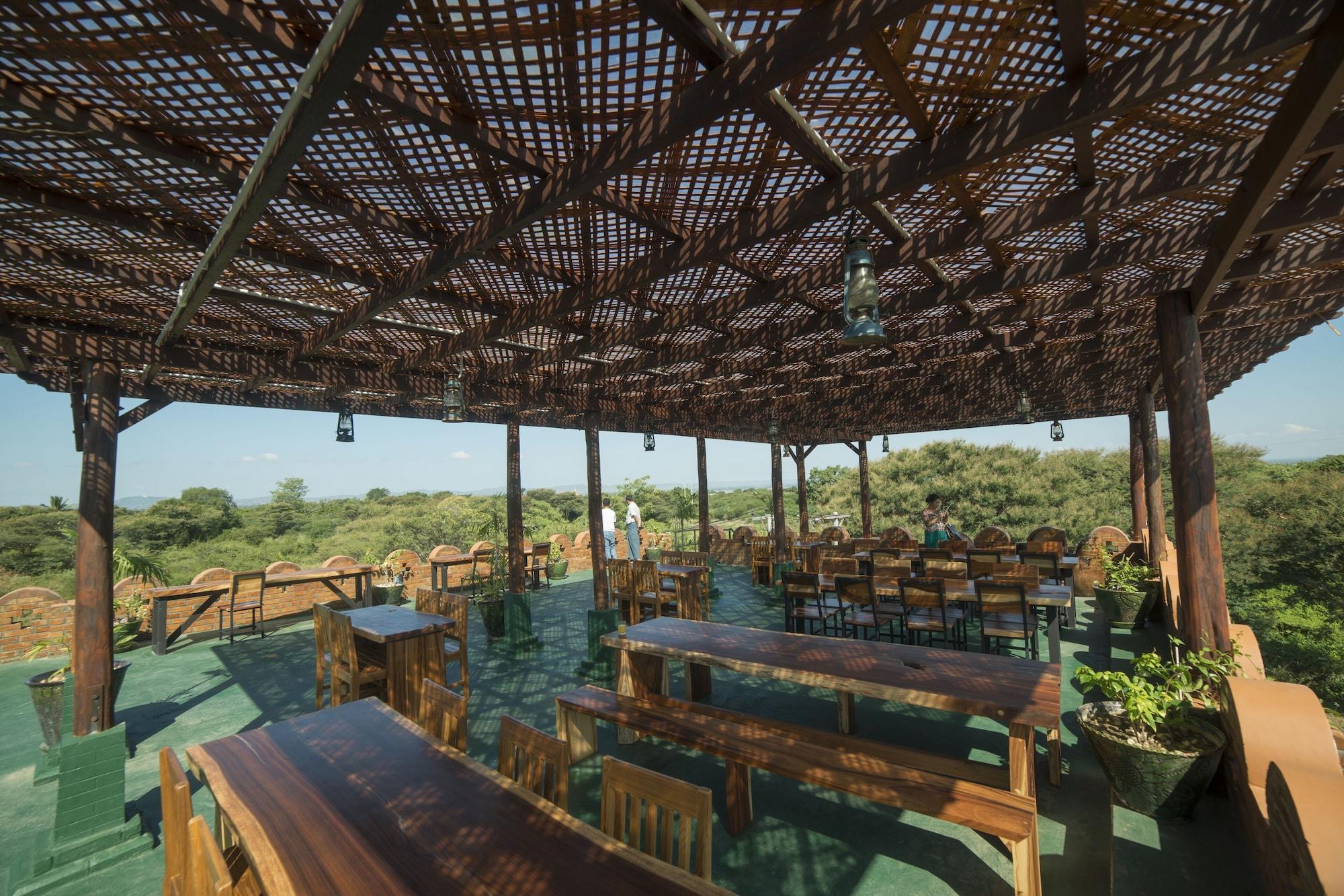 Bar/Salón Bagan Vertex Hotel