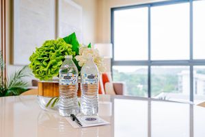 Renta temporal - w Stylish 2BR Apartment in Vibrant Centriqo
