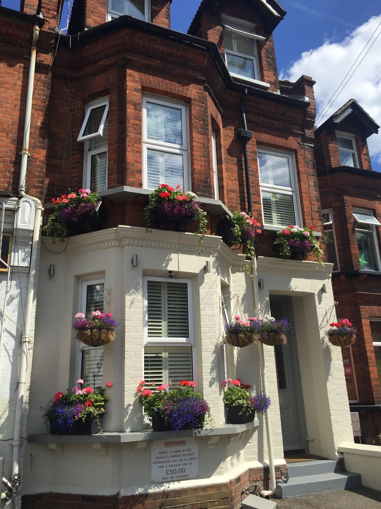 Varios Acacia Villas Guest House