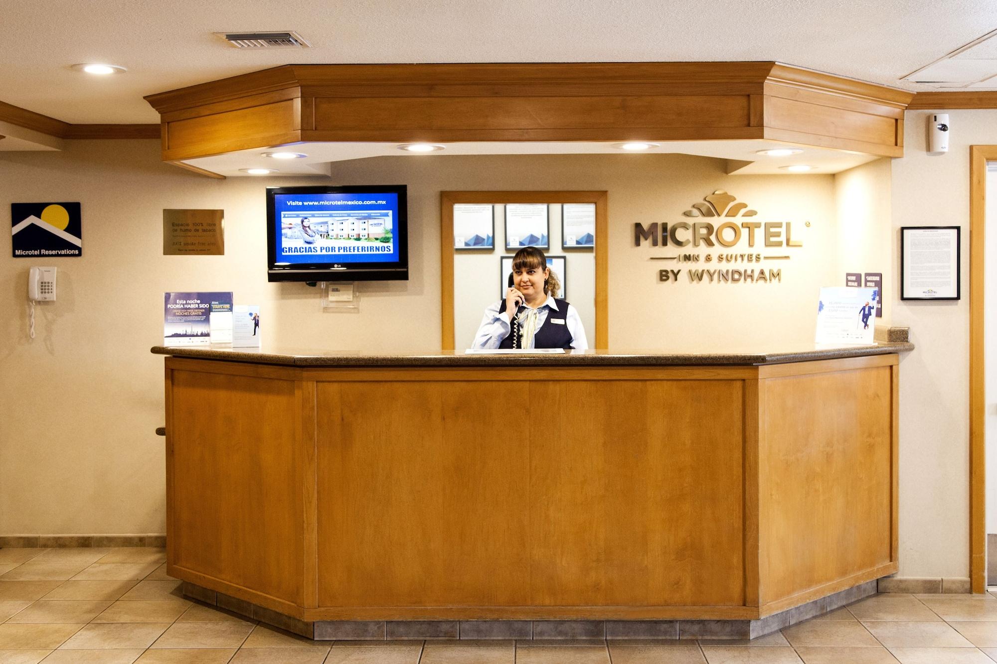 Vista Lobby Microtel Inn & Suites by Wyndham Chihuahua