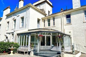 Alojamiento - Invernairne Guest House