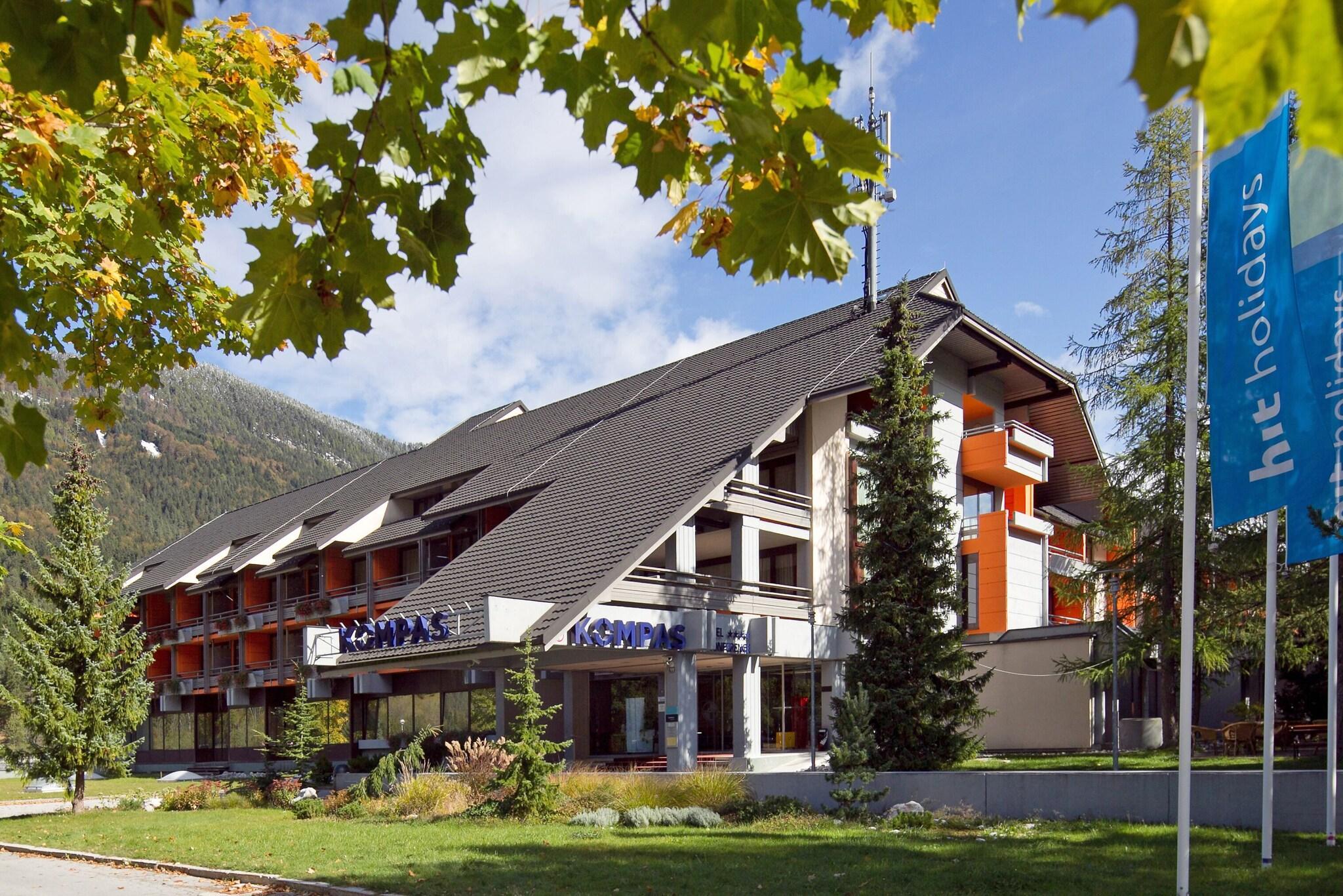 Vista Exterior Hotel Kompas