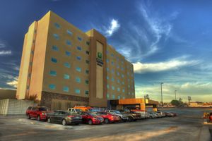 Alojamiento - Holiday Inn Express & Suites Mexicali by IHG