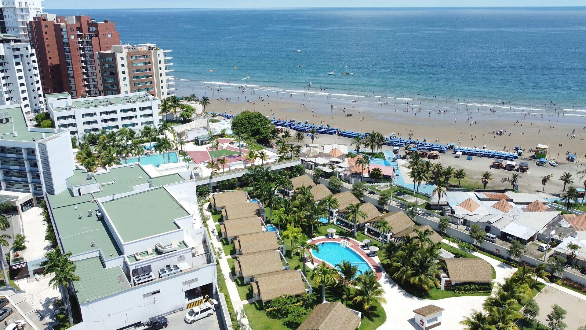 Playa Park View Hostel & Suites
