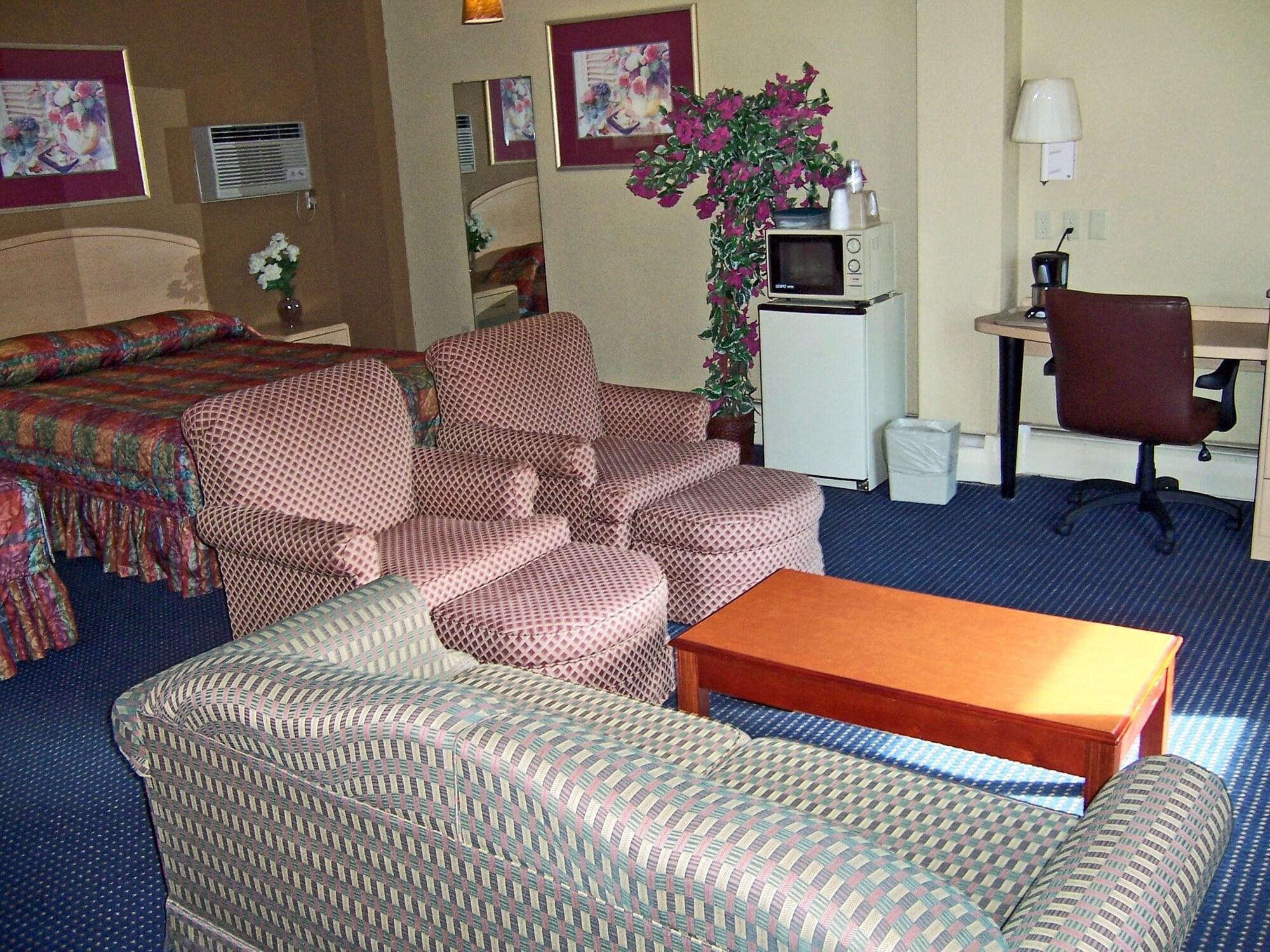Varios River's Edge Motel