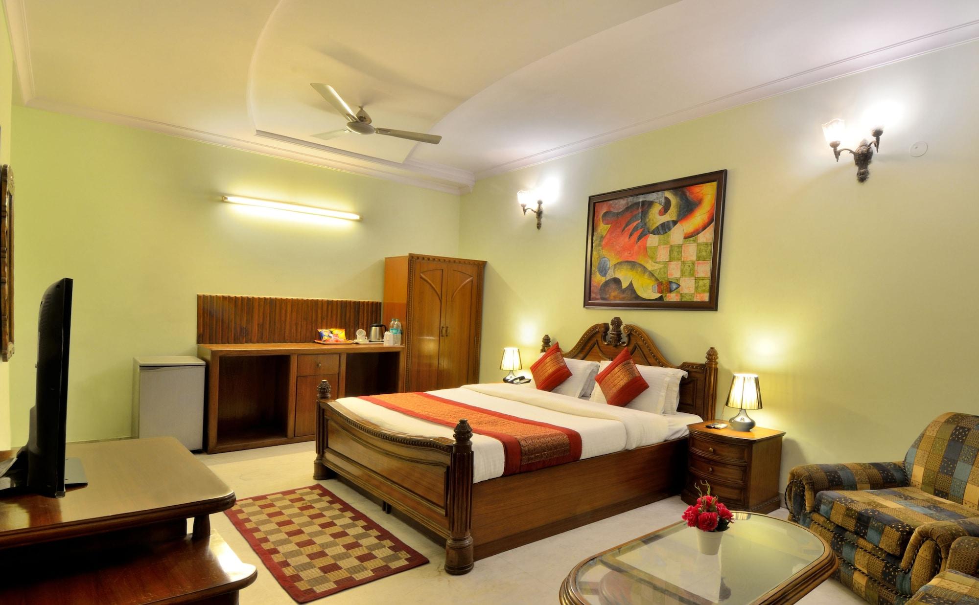 Varios Pablas International