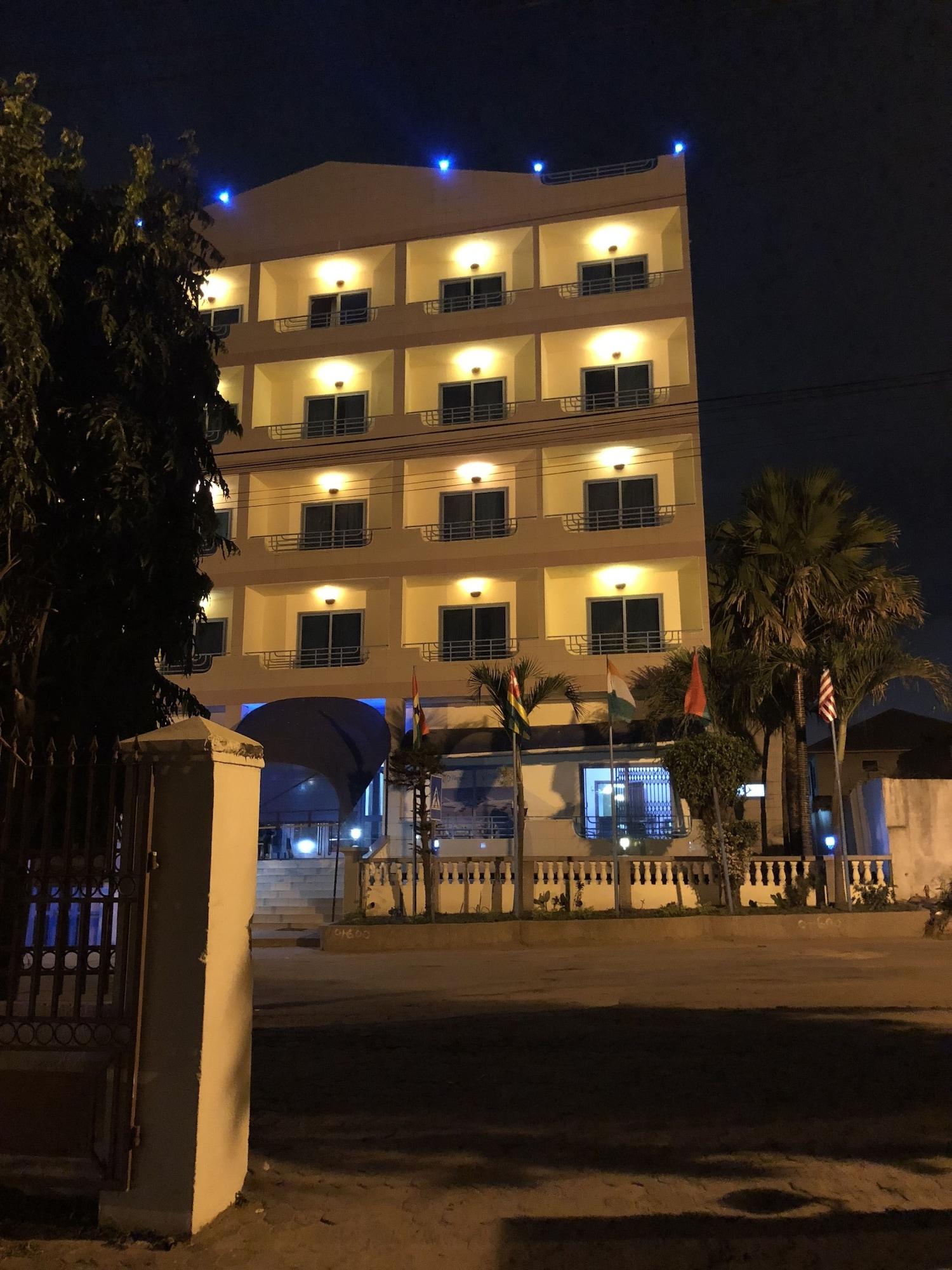 Vista Exterior Maple Leaf Hotel