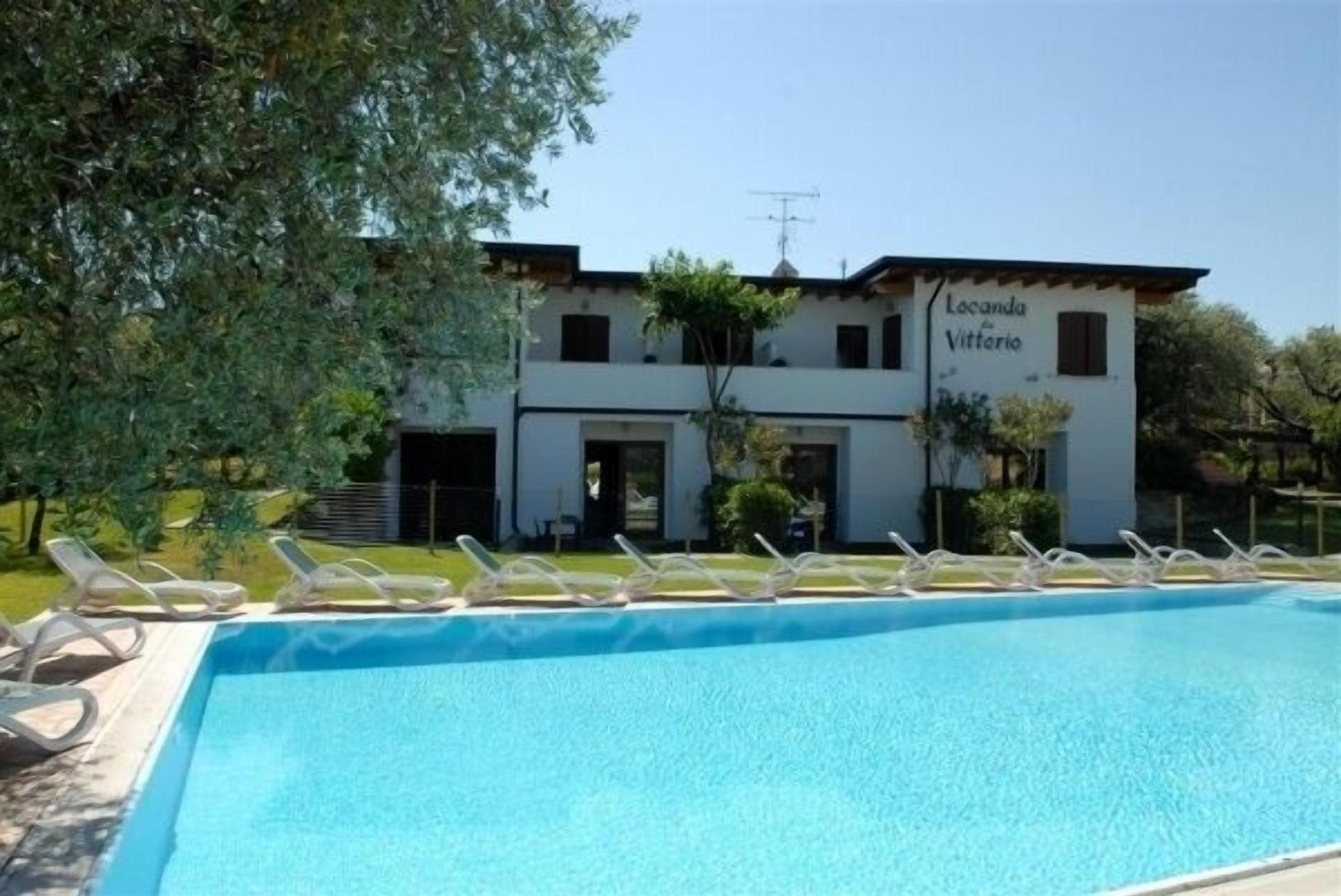 Varios Locanda da Vittorio