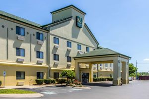 Alojamiento - Quality Inn & Suites La Vergne