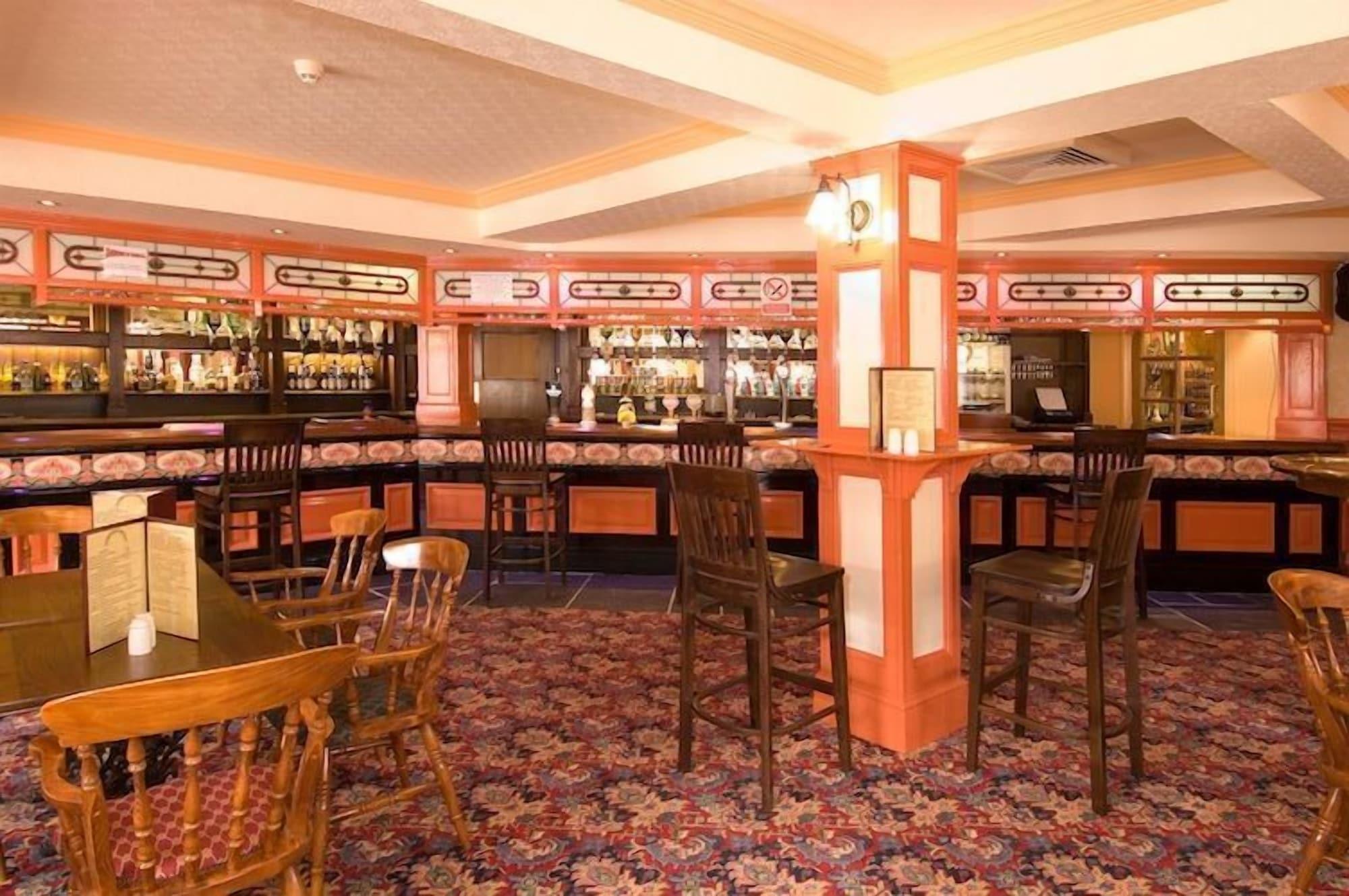 Bar/Salón Roebuck Inn