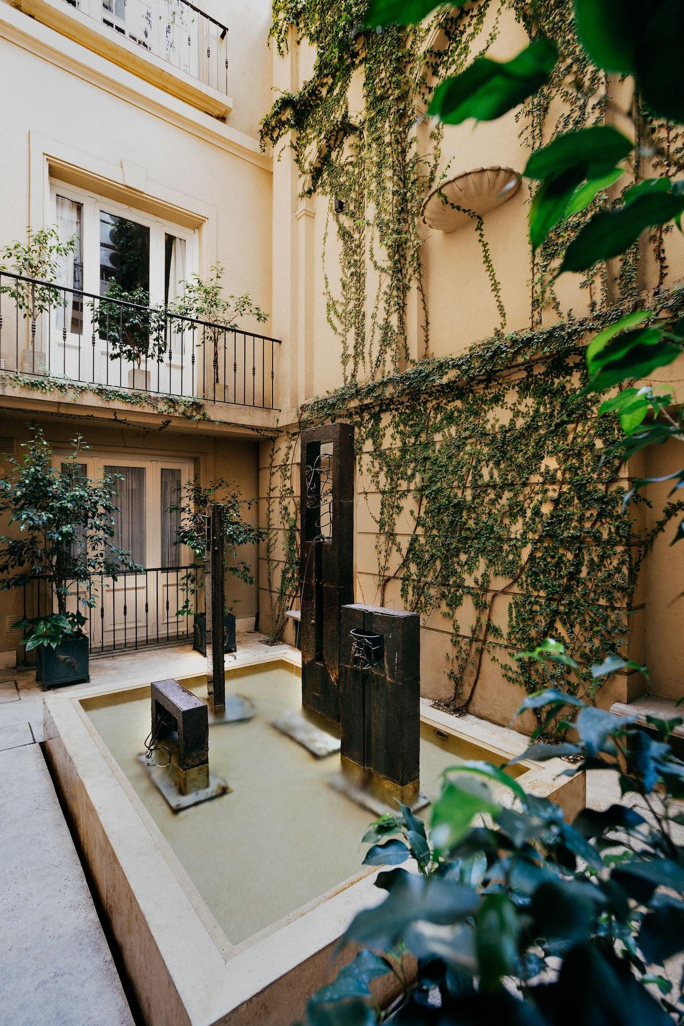 Vista Lobby Poetry Building