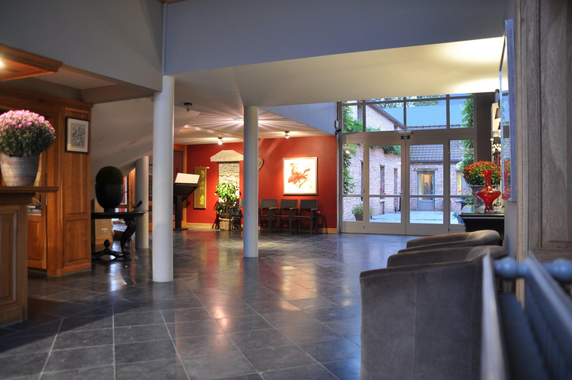 Vista Lobby Le Manoir du Capitaine