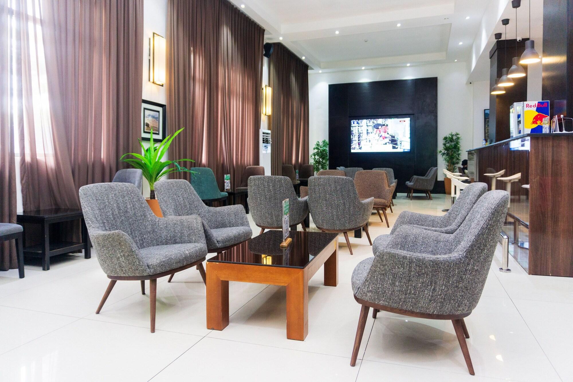 Vista Lobby Green Point Hotel