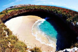 Actividad - Tour a Islas Marietas con comida y barra libre