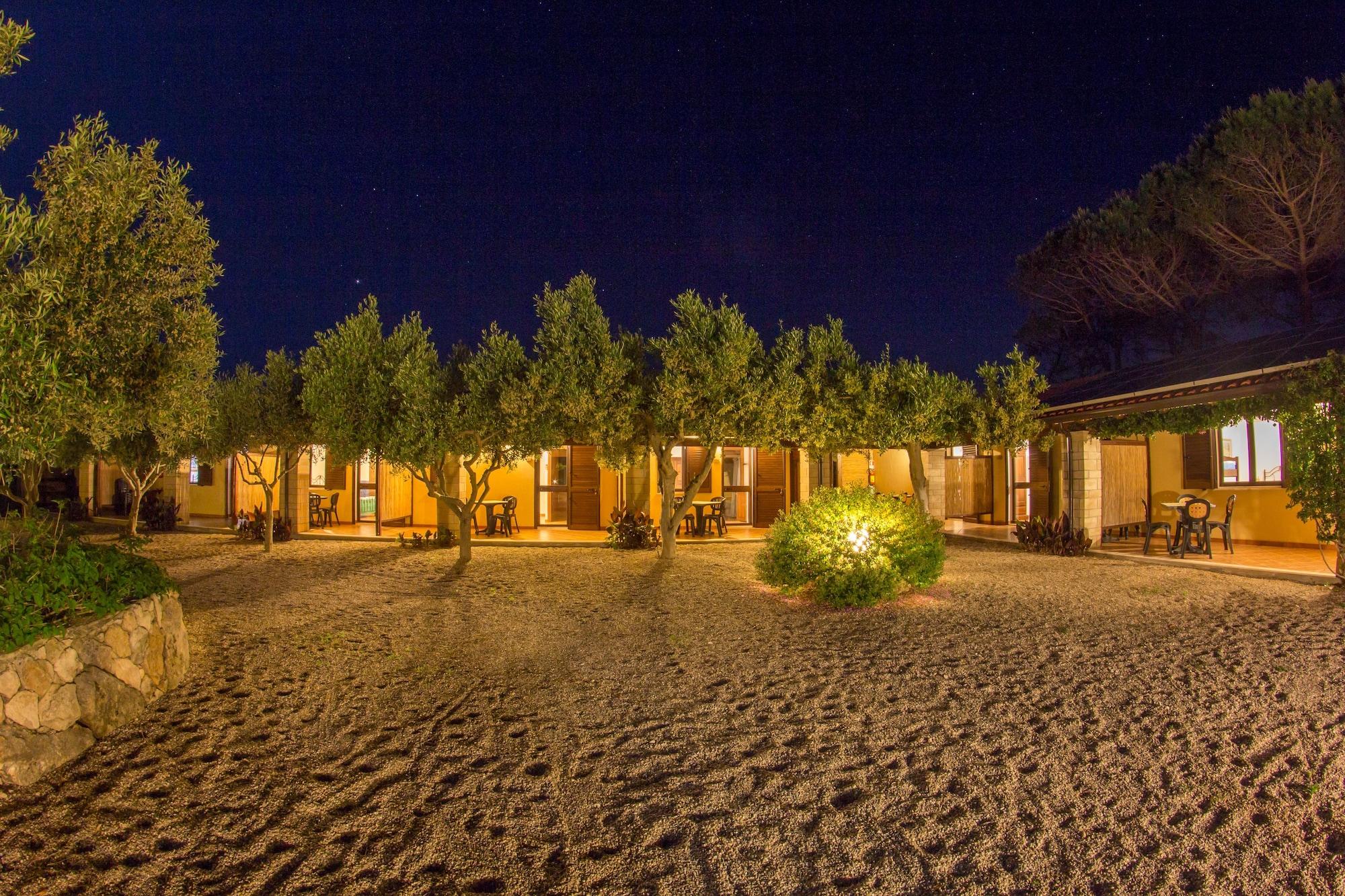 Vista Exterior Albergo Residenziale Menhirs