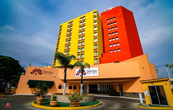 Hotel Santa Irene Guadalajara - Hoteles cerca de La Minerva en Guadalajara