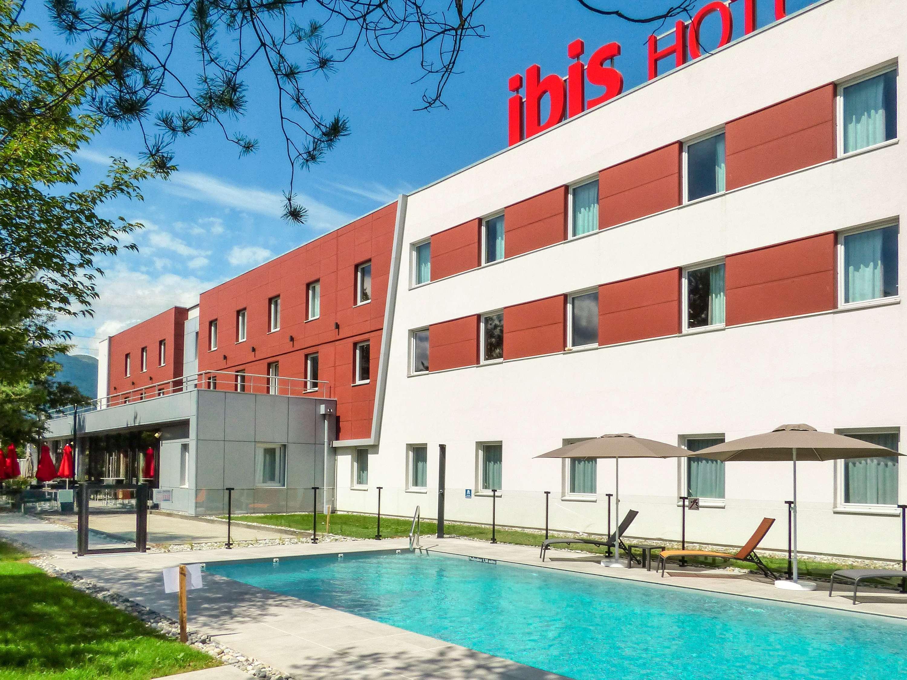 Vista Exterior ibis Saint Genis Pouilly Genève