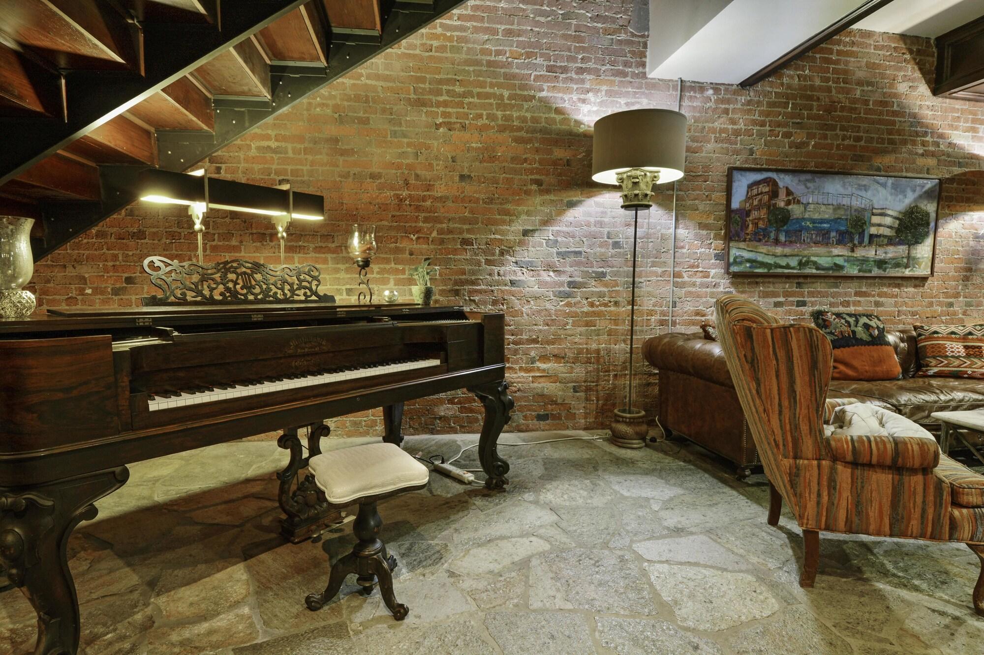 Bar/Salón The Remington Suite Hotel and Spa