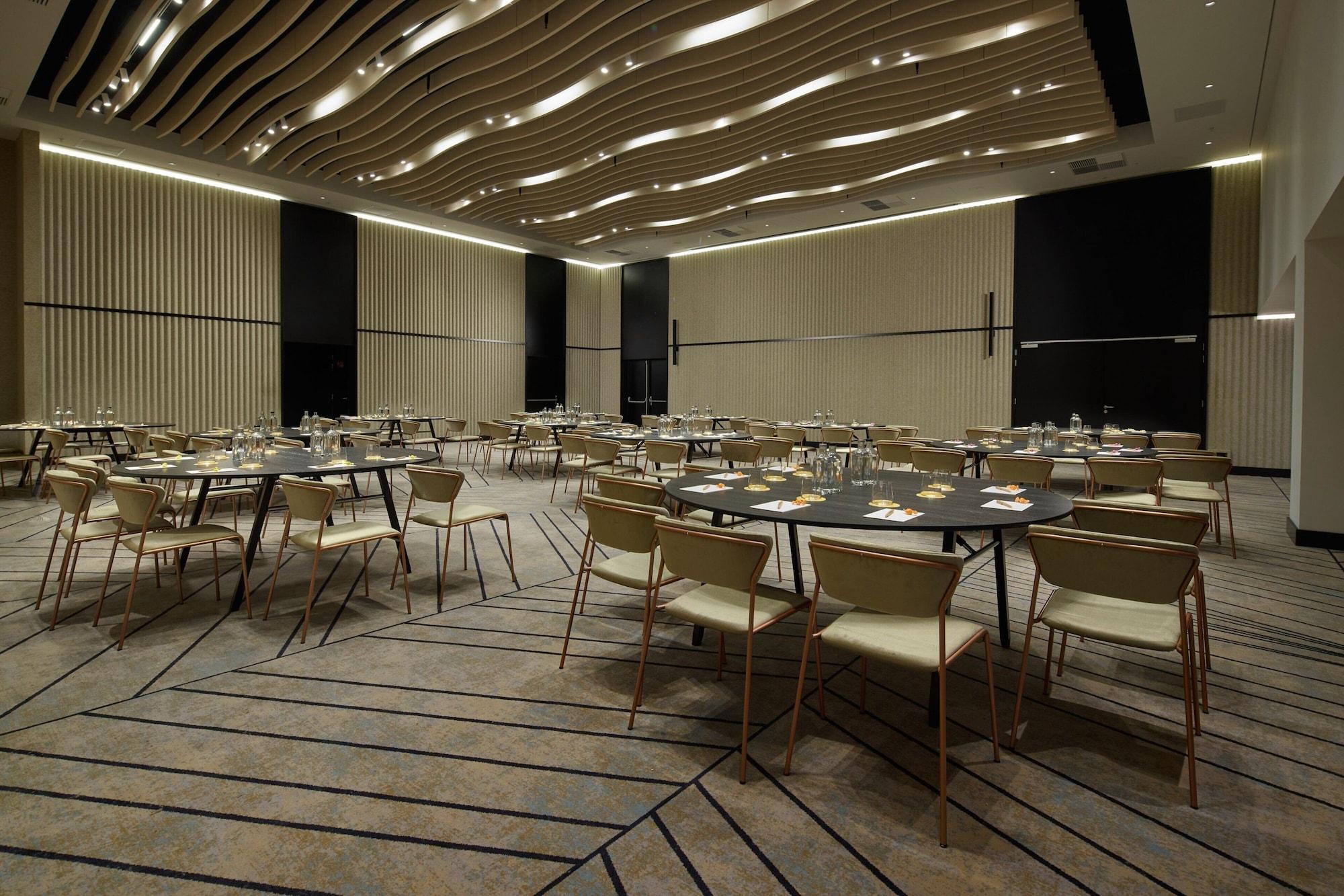 Sala de Reuniones Cardo Brussels, Autograph Collection