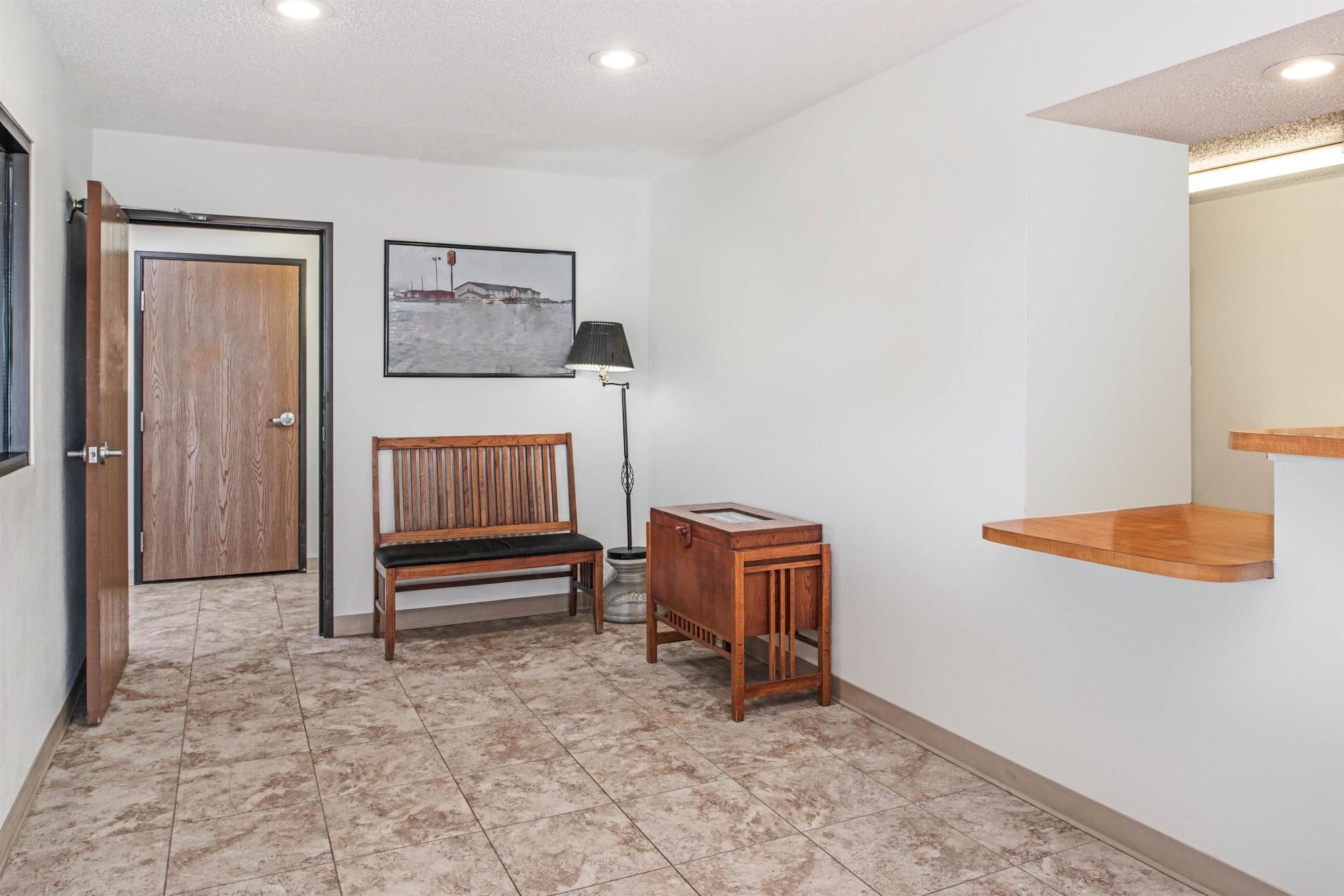 Vista Lobby Super 8 by Wyndham Nebraska City