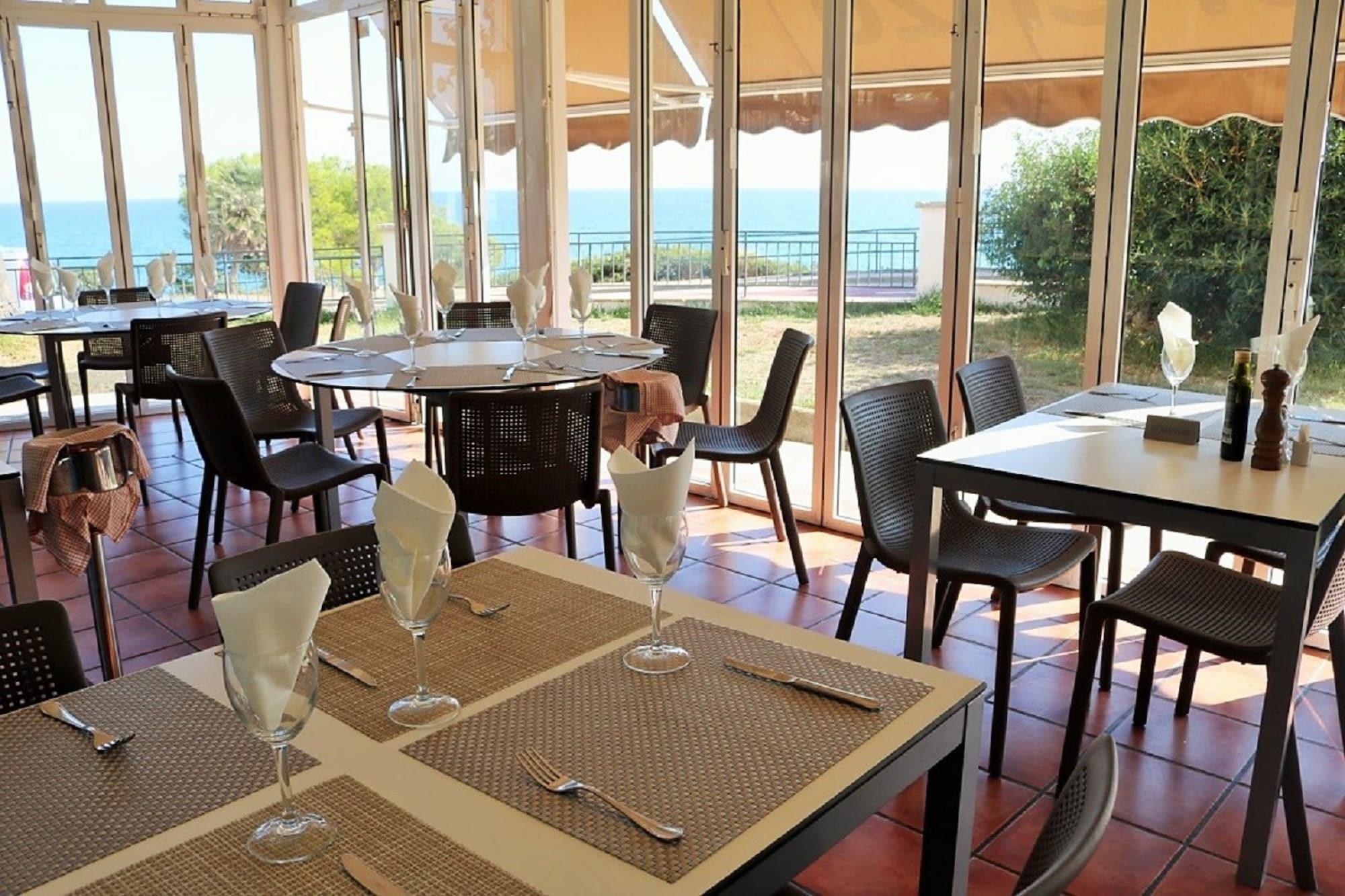 Restaurant Apartamentos Deauville - 1