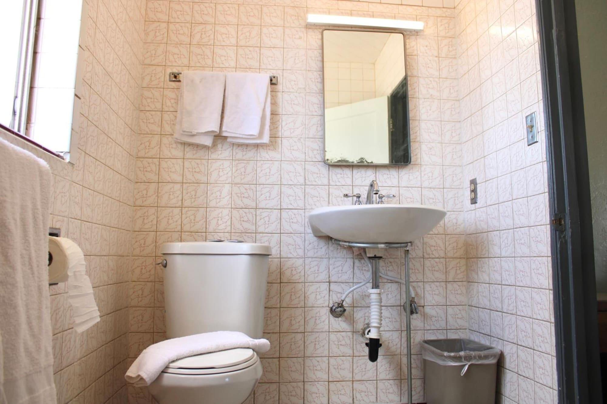 Equipamiento de Habitación Economy Inn