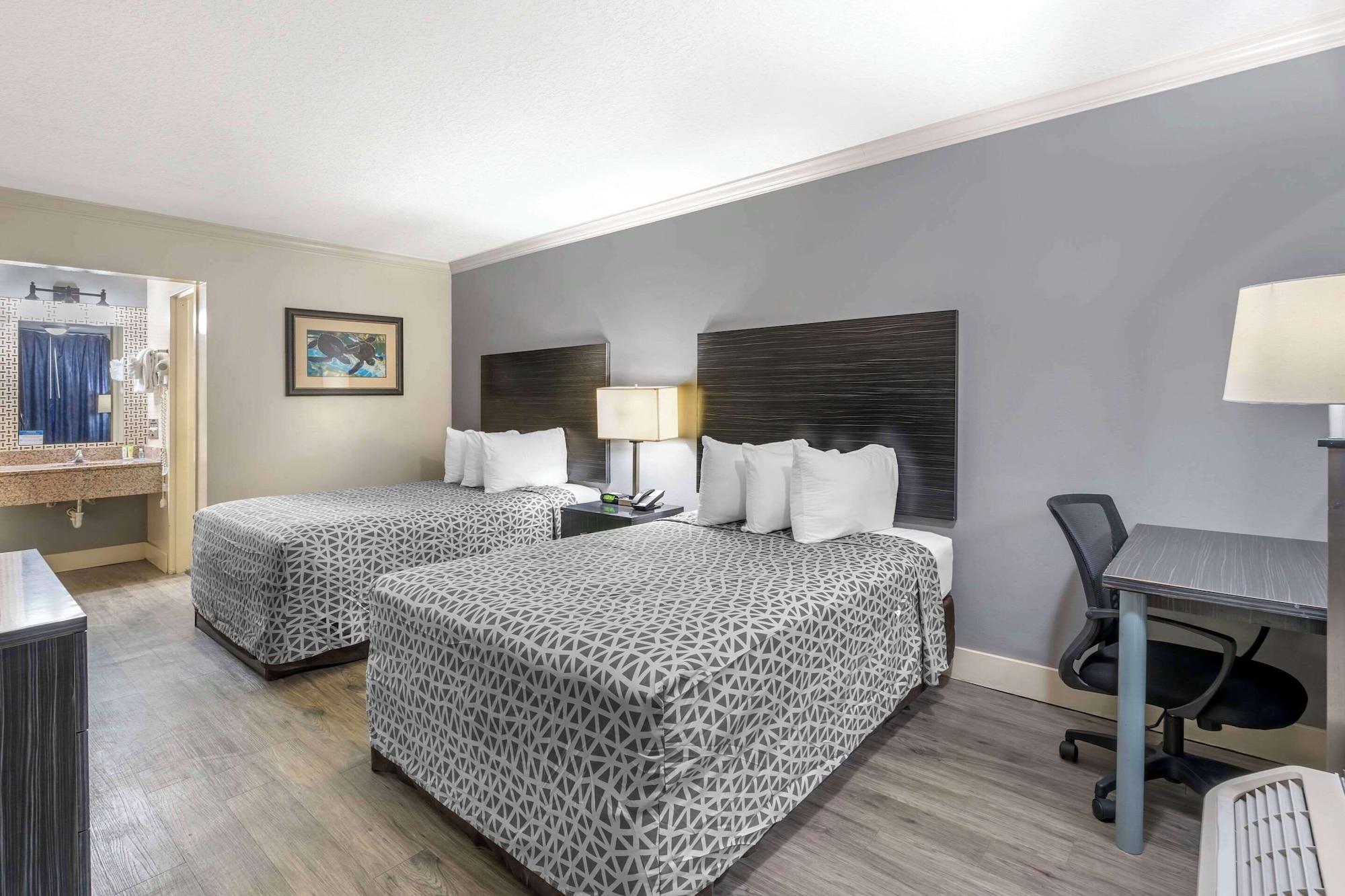 Habitación Suburban Studios International Drive