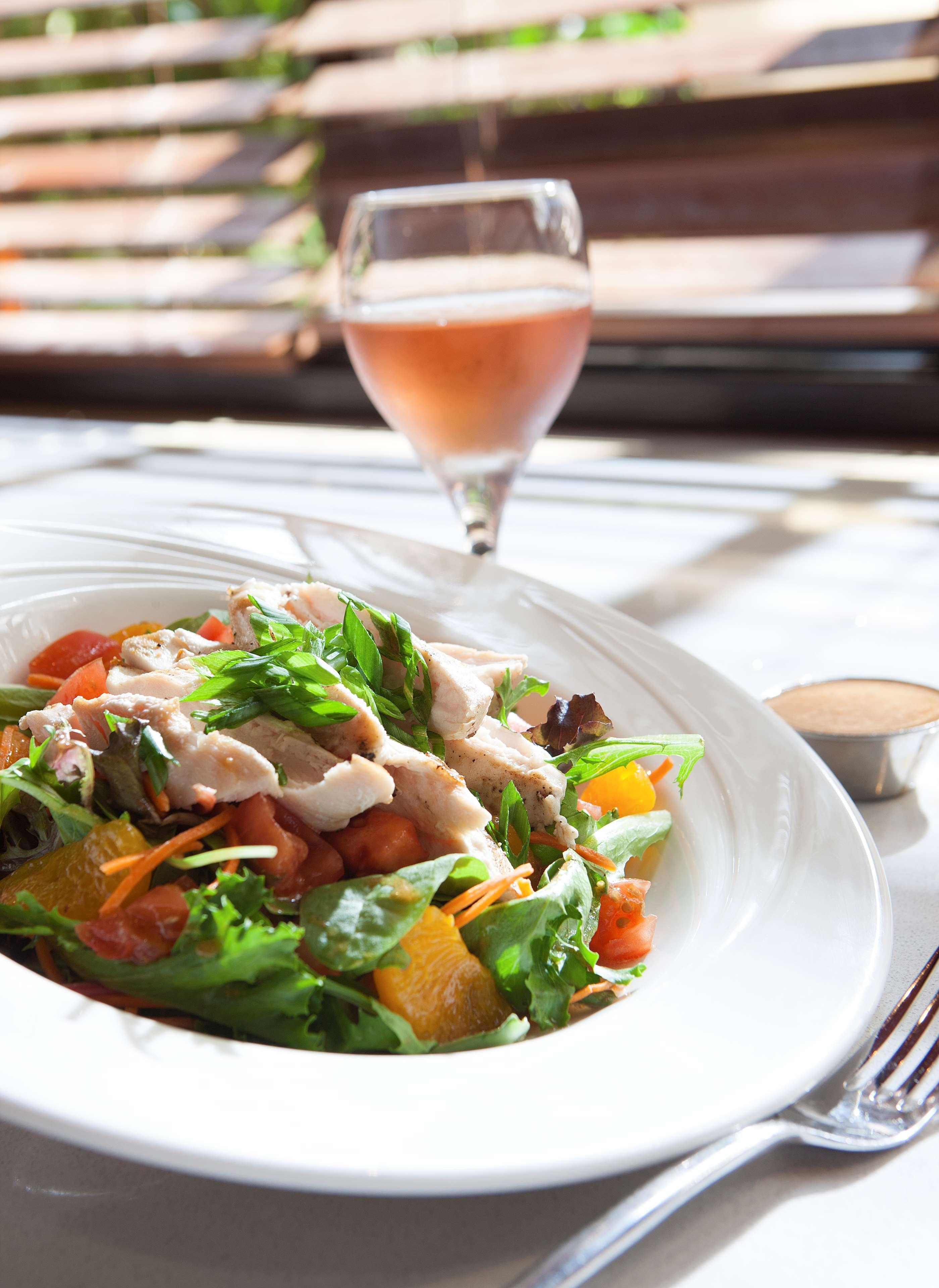 Restaurant DoubleTree by Hilton Hotel Johnson City